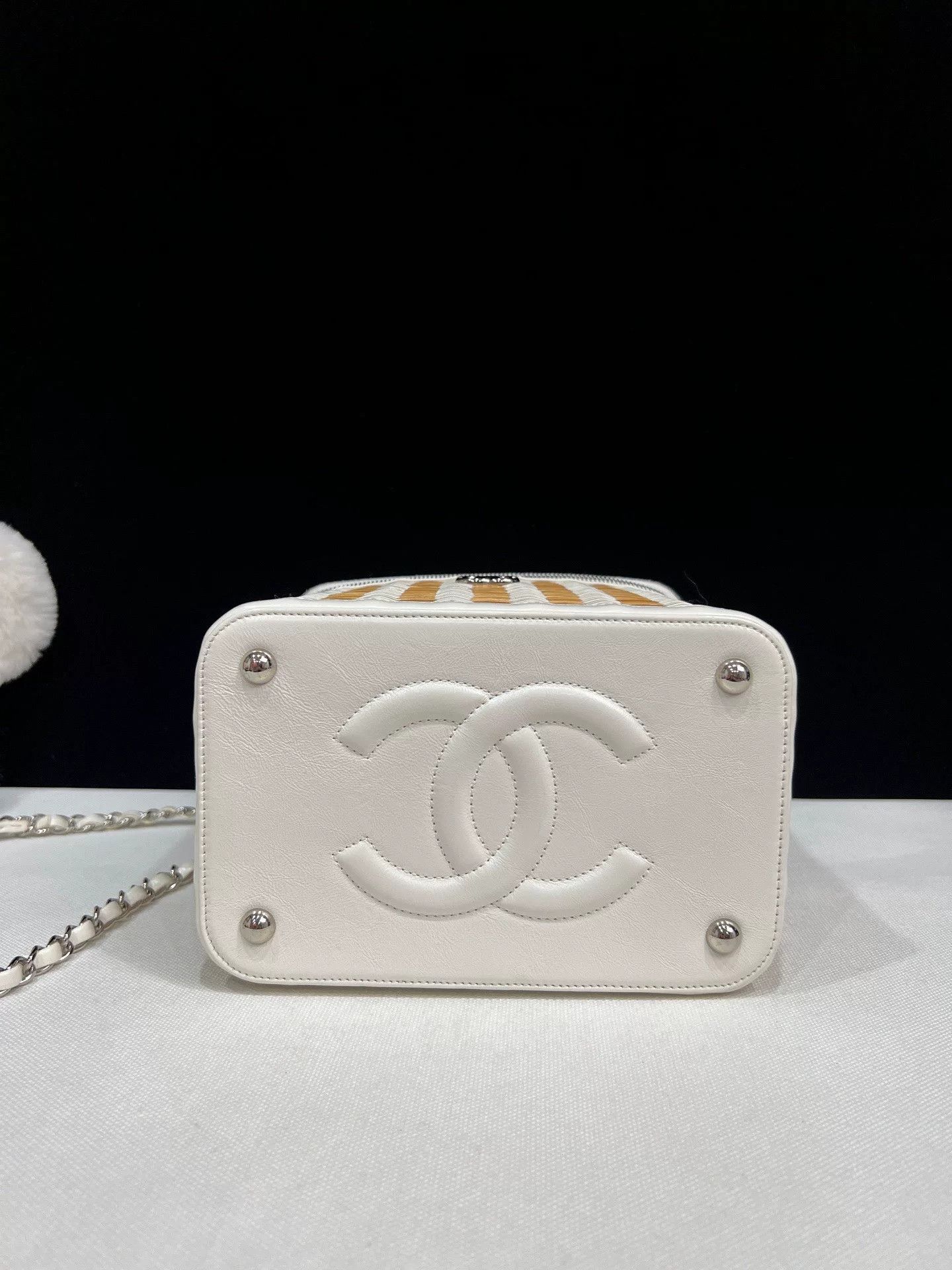 Chanel Pre-loved Bag Very good condition Size ONE SIZE - 6 Thumbnail