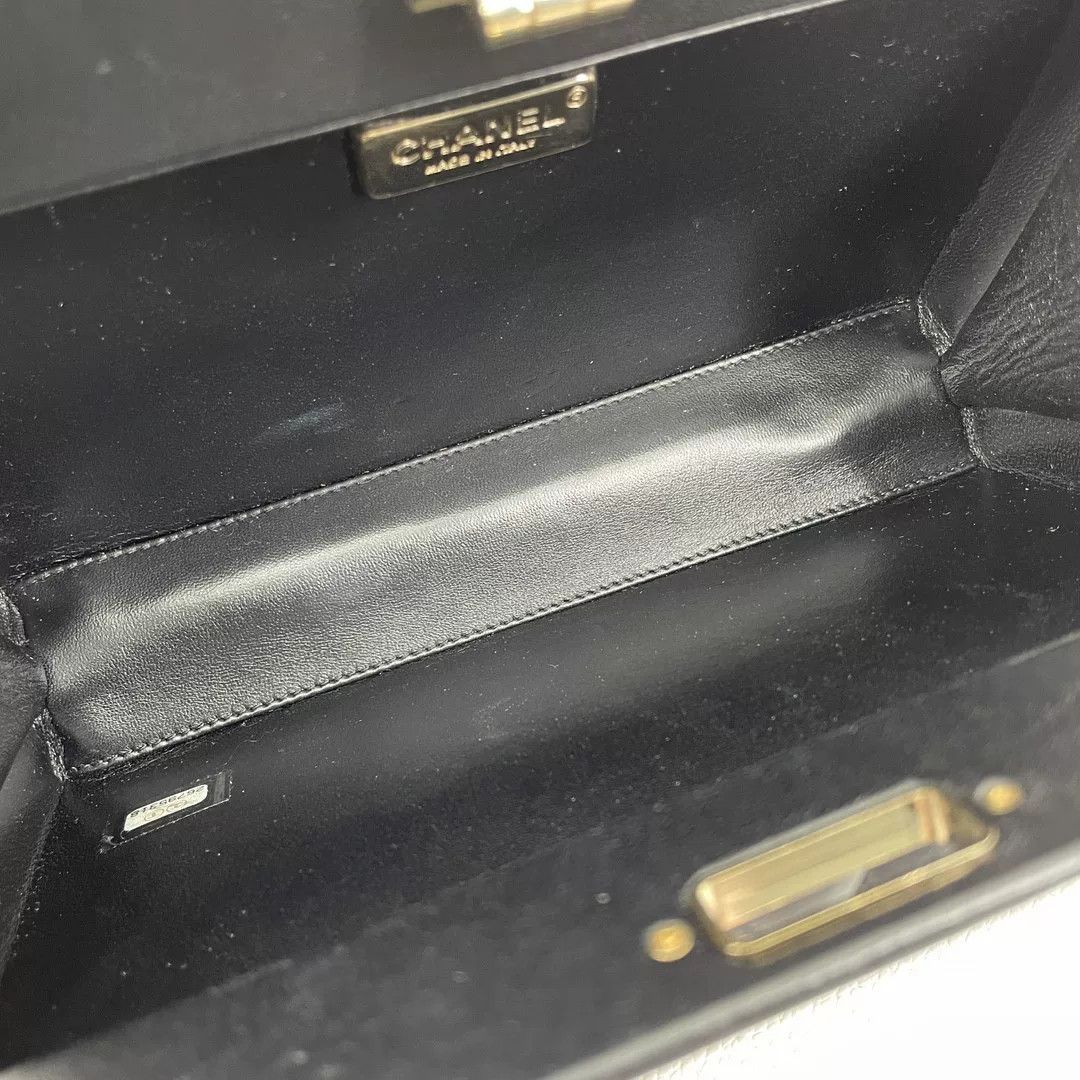 Chanel Pre-loved Bag Very good condition Size ONE SIZE - 3 Thumbnail