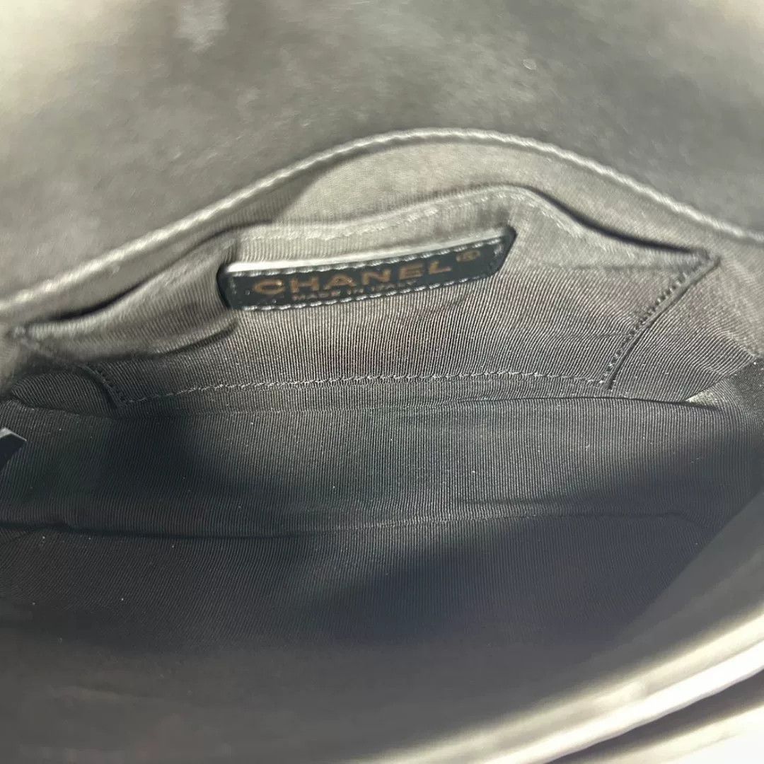 Chanel Pre-loved Bag Very good condition Size ONE SIZE - 4 Thumbnail