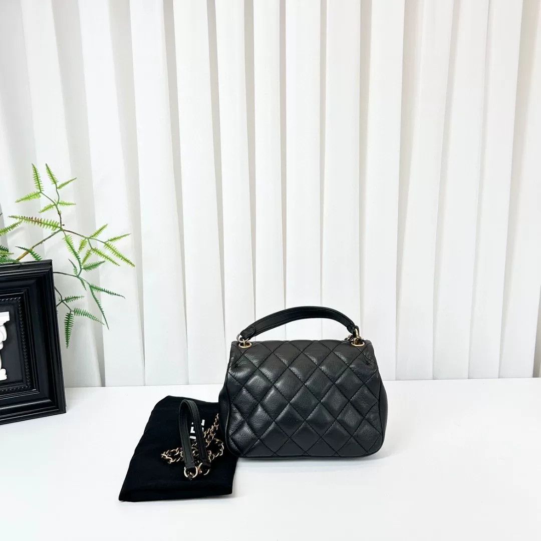 Chanel Pre-loved Bag Very good condition Size ONE SIZE - 2 Thumbnail