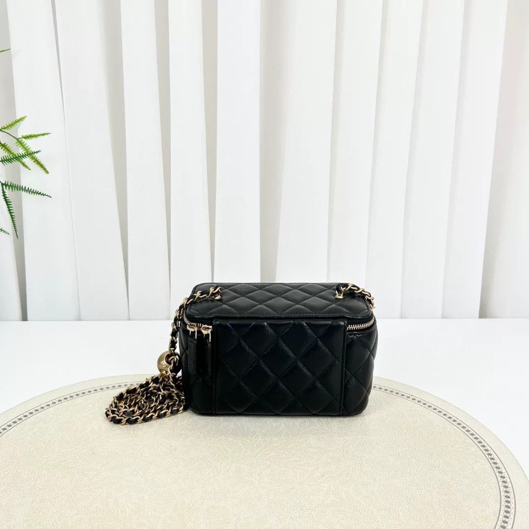 Chanel Pre-loved Bag Very good condition Size ONE SIZE - 2 Thumbnail