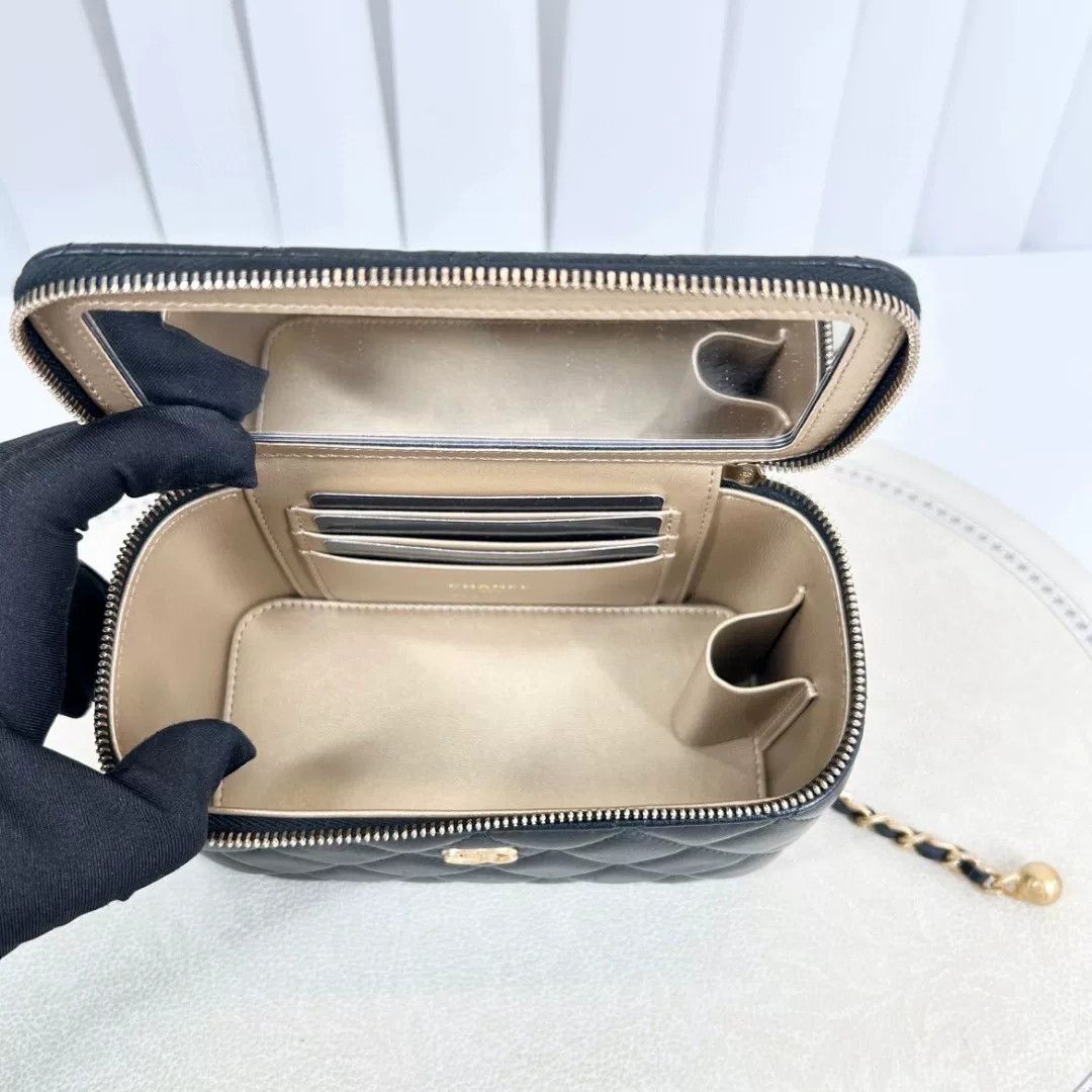 Chanel Pre-loved Bag Very good condition Size ONE SIZE - 4 Thumbnail