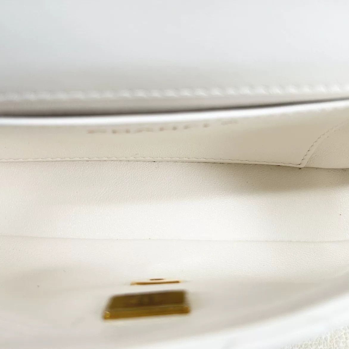 Chanel Pre-loved Bag Very good condition Size ONE SIZE - 4 Thumbnail