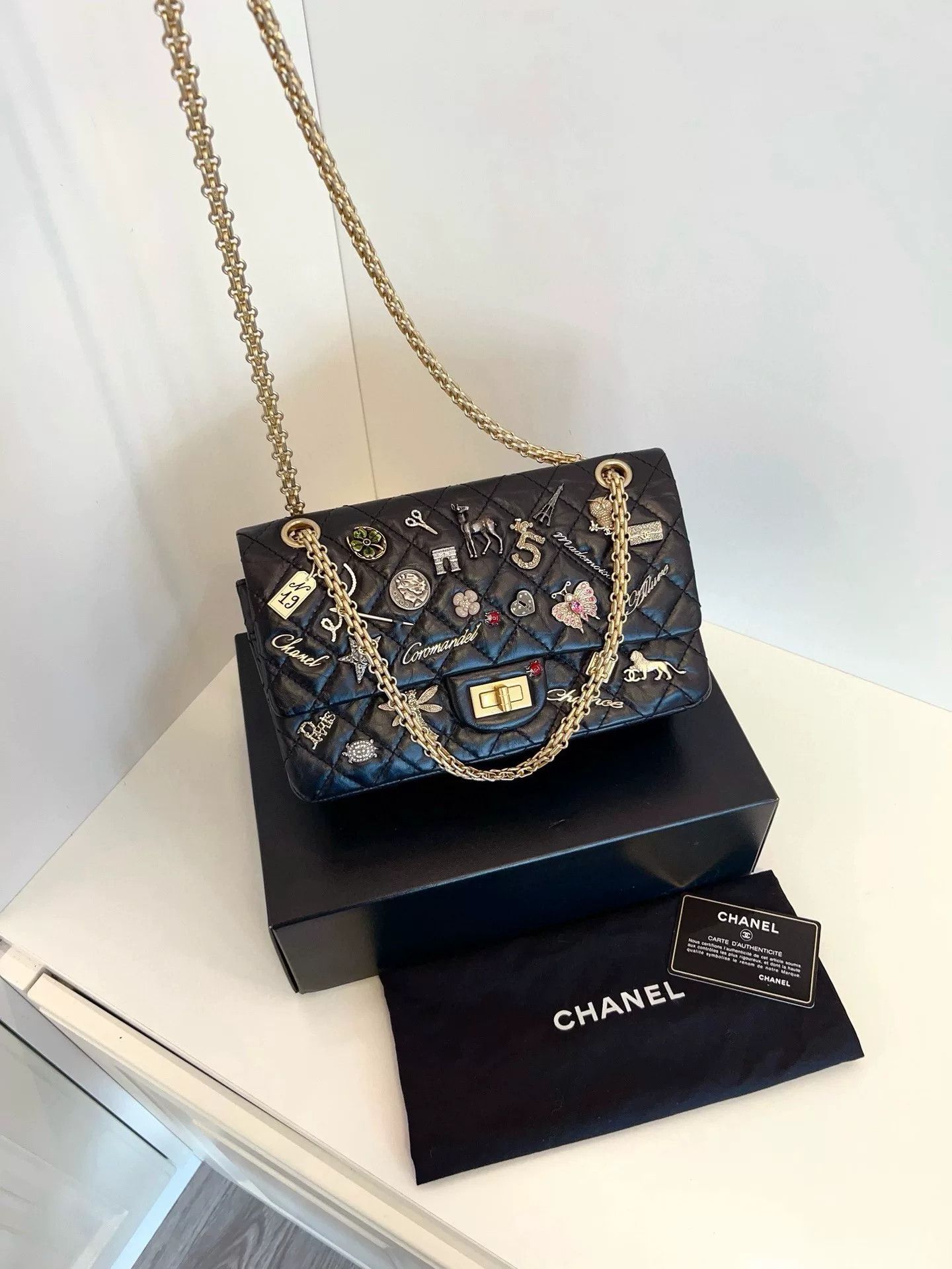 Chanel Pre-loved Bag Very good condition Size ONE SIZE - 4 Thumbnail