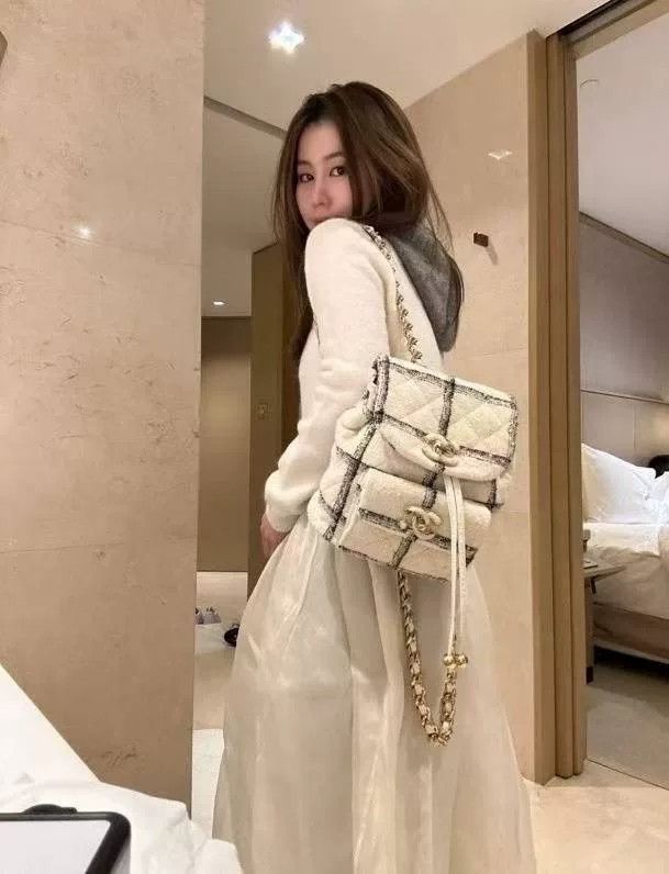 Chanel Pre-loved Bag Very good condition Size ONE SIZE - 9 Thumbnail