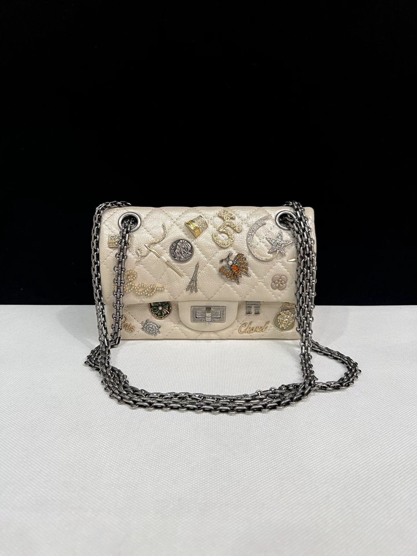 Chanel Pre-loved Bag Very good condition Size ONE SIZE - 2 Thumbnail