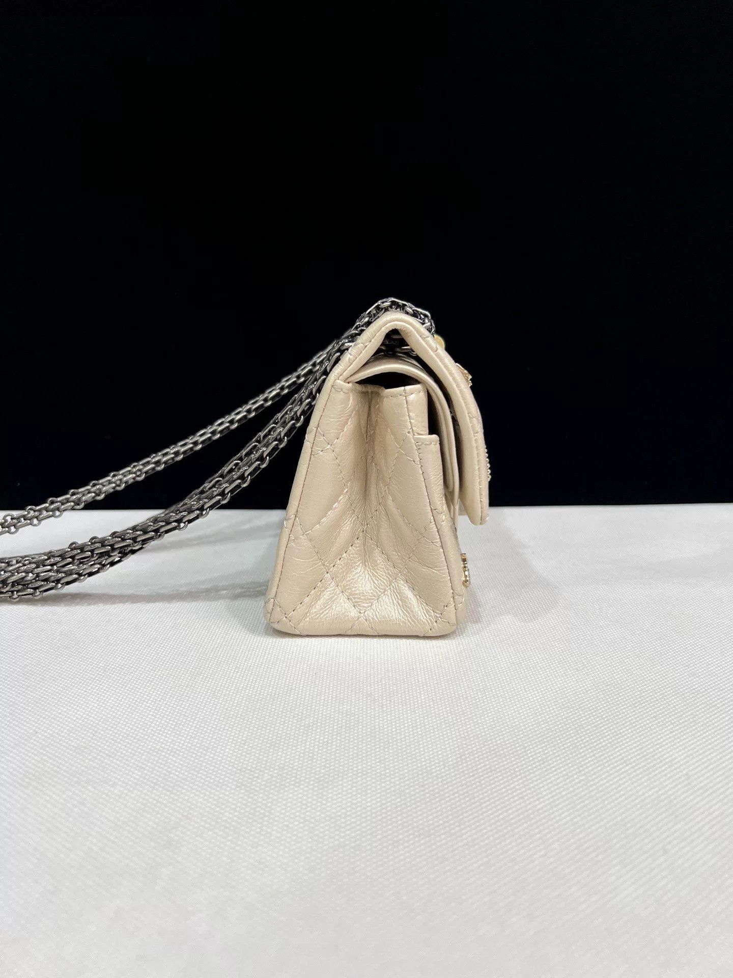 Chanel Pre-loved Bag Very good condition Size ONE SIZE - 5 Thumbnail