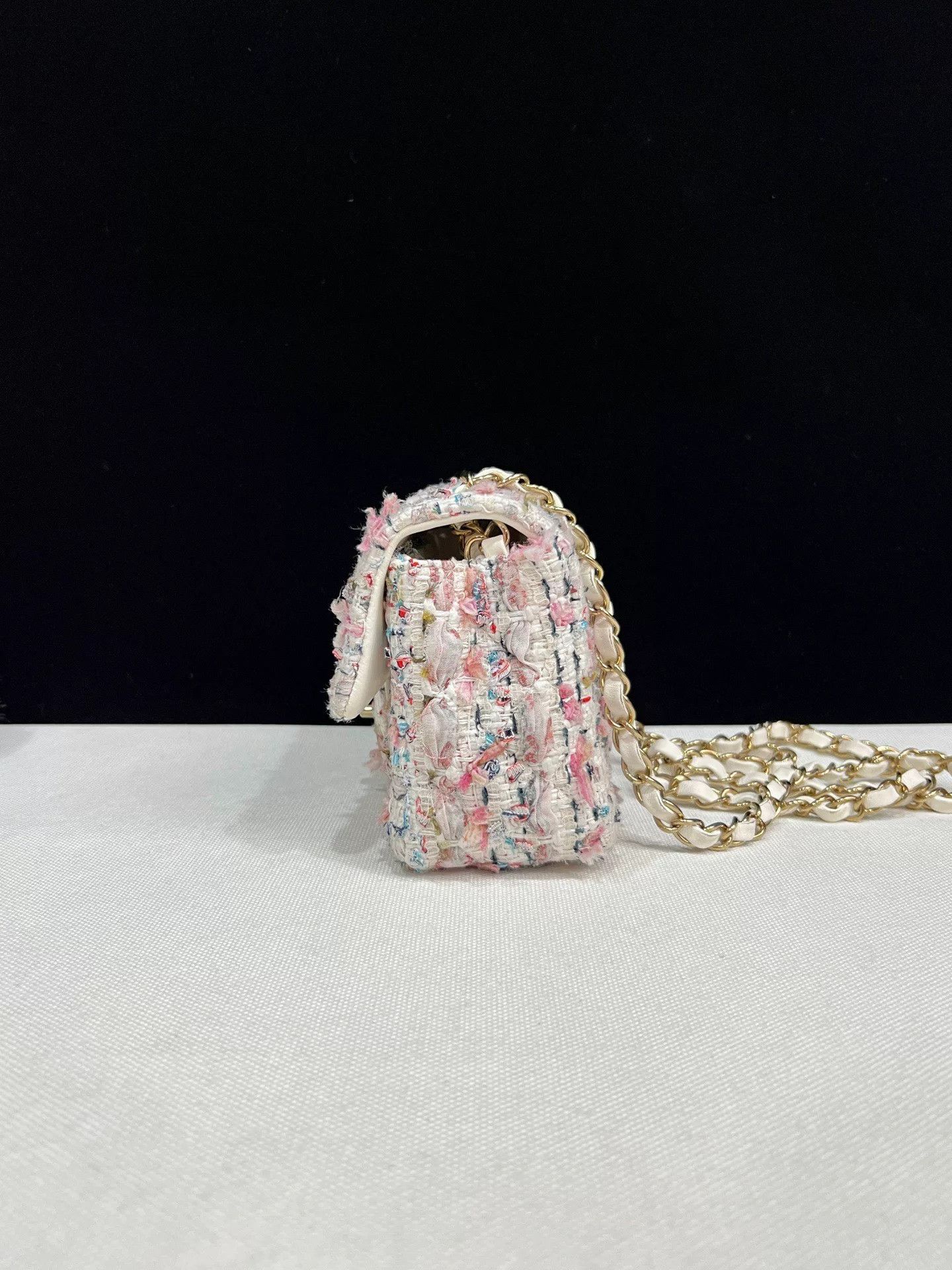 Chanel Pre-loved Bag Very good condition Size ONE SIZE - 5 Thumbnail