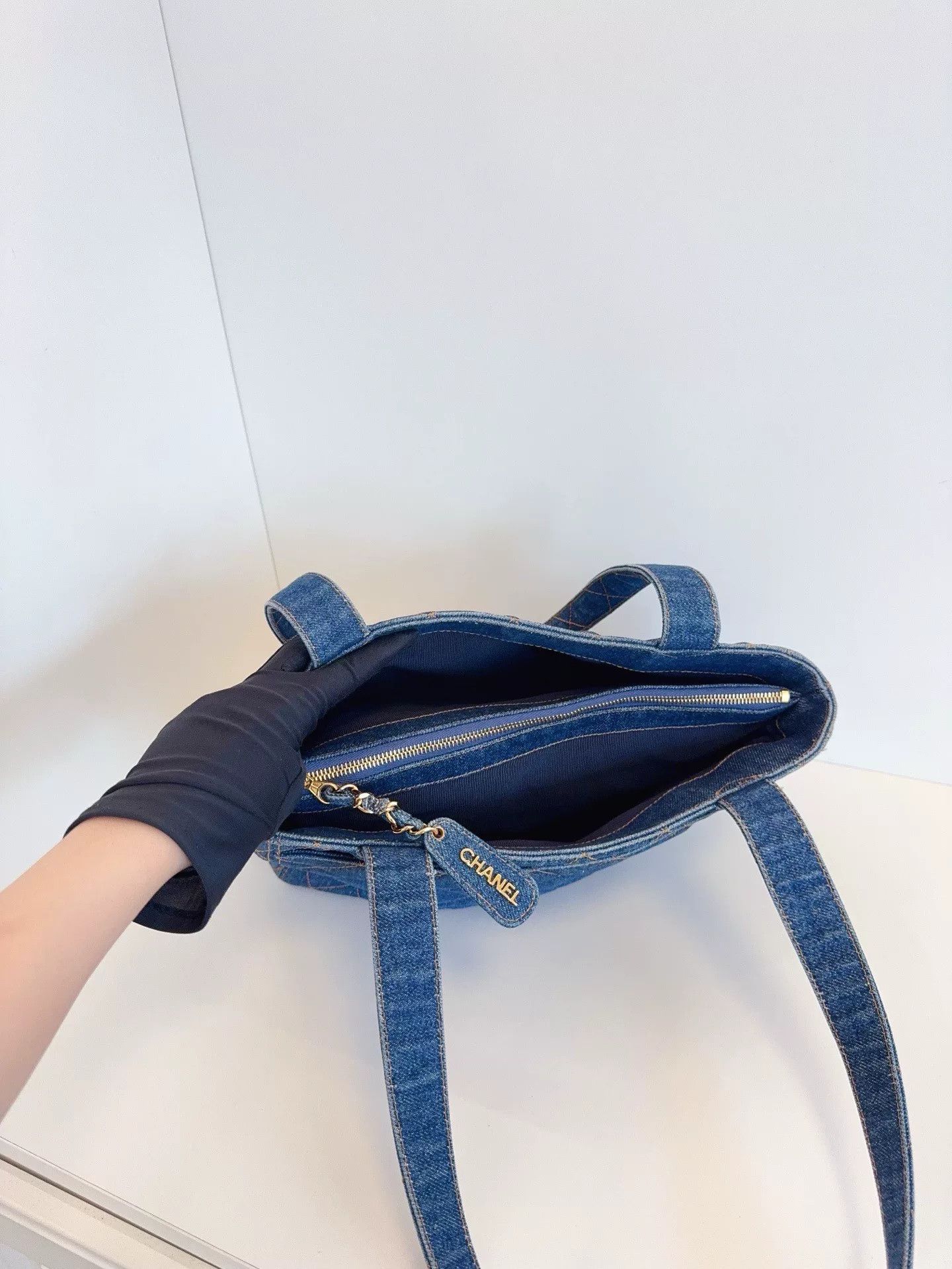 Chanel Pre-loved Bag Very good condition Size ONE SIZE - 7 Thumbnail