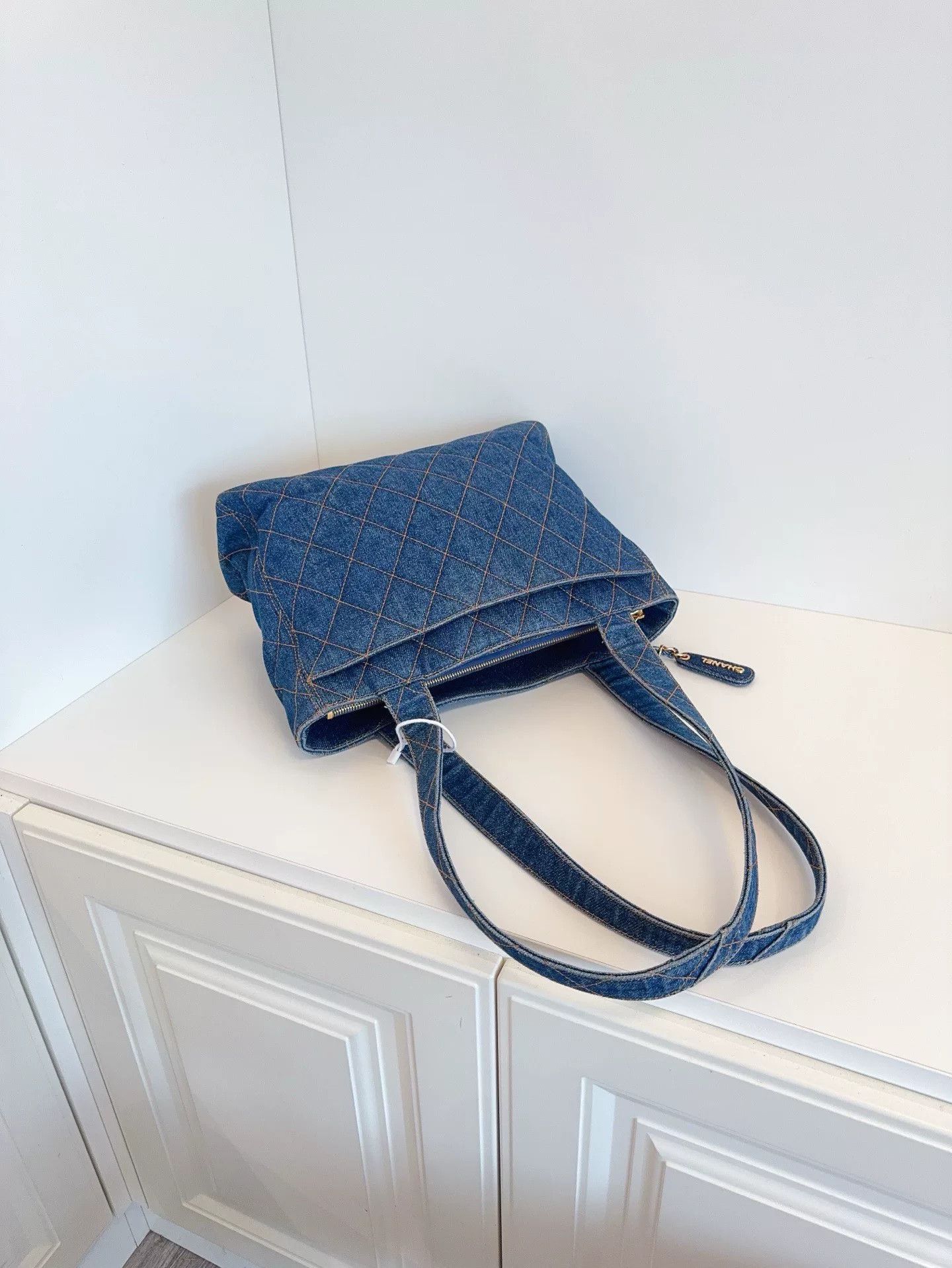 Chanel Pre-loved Bag Very good condition Size ONE SIZE - 4 Thumbnail