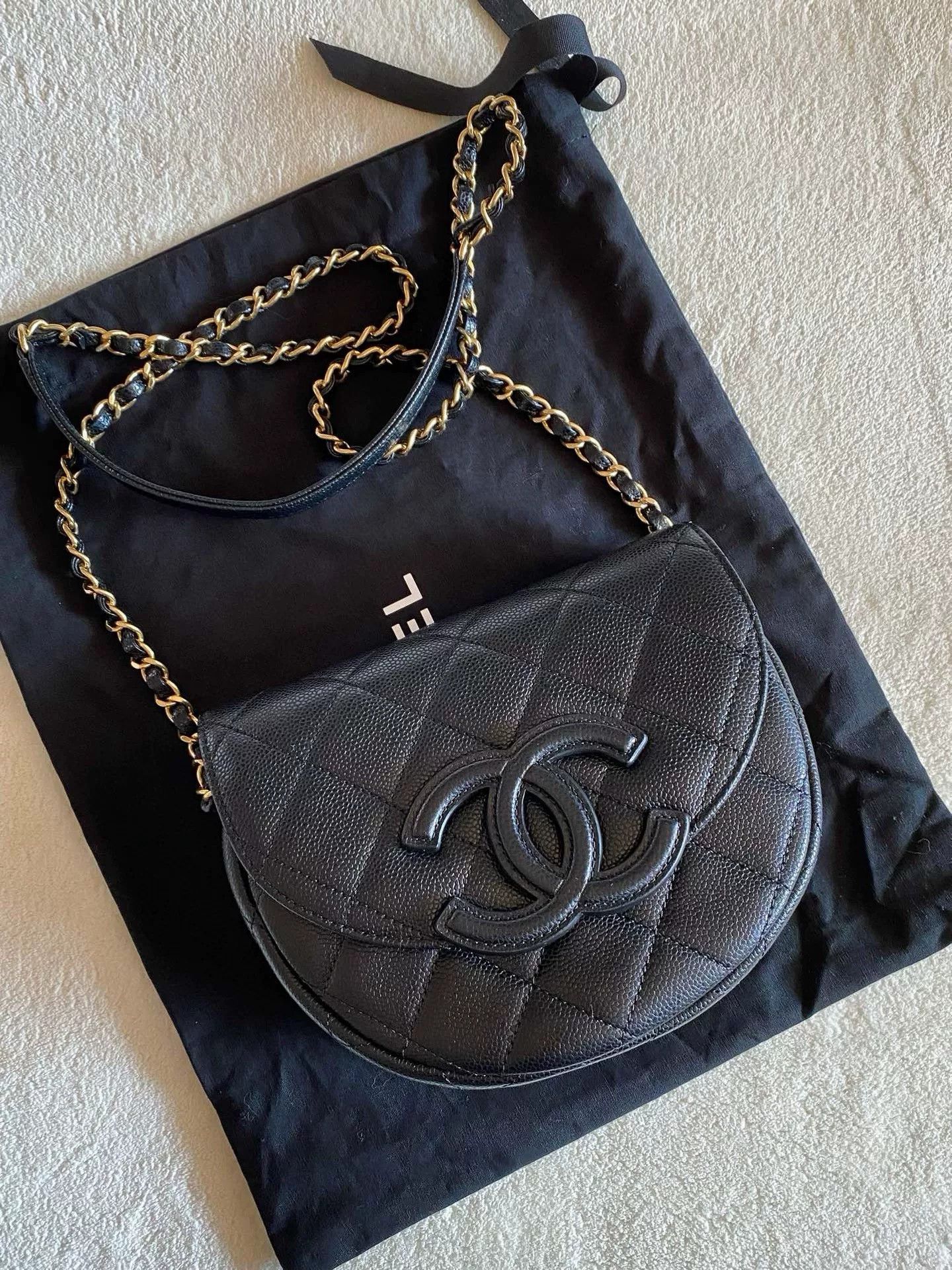 Chanel Pre-loved Bag Very good condition Size ONE SIZE - 5 Thumbnail