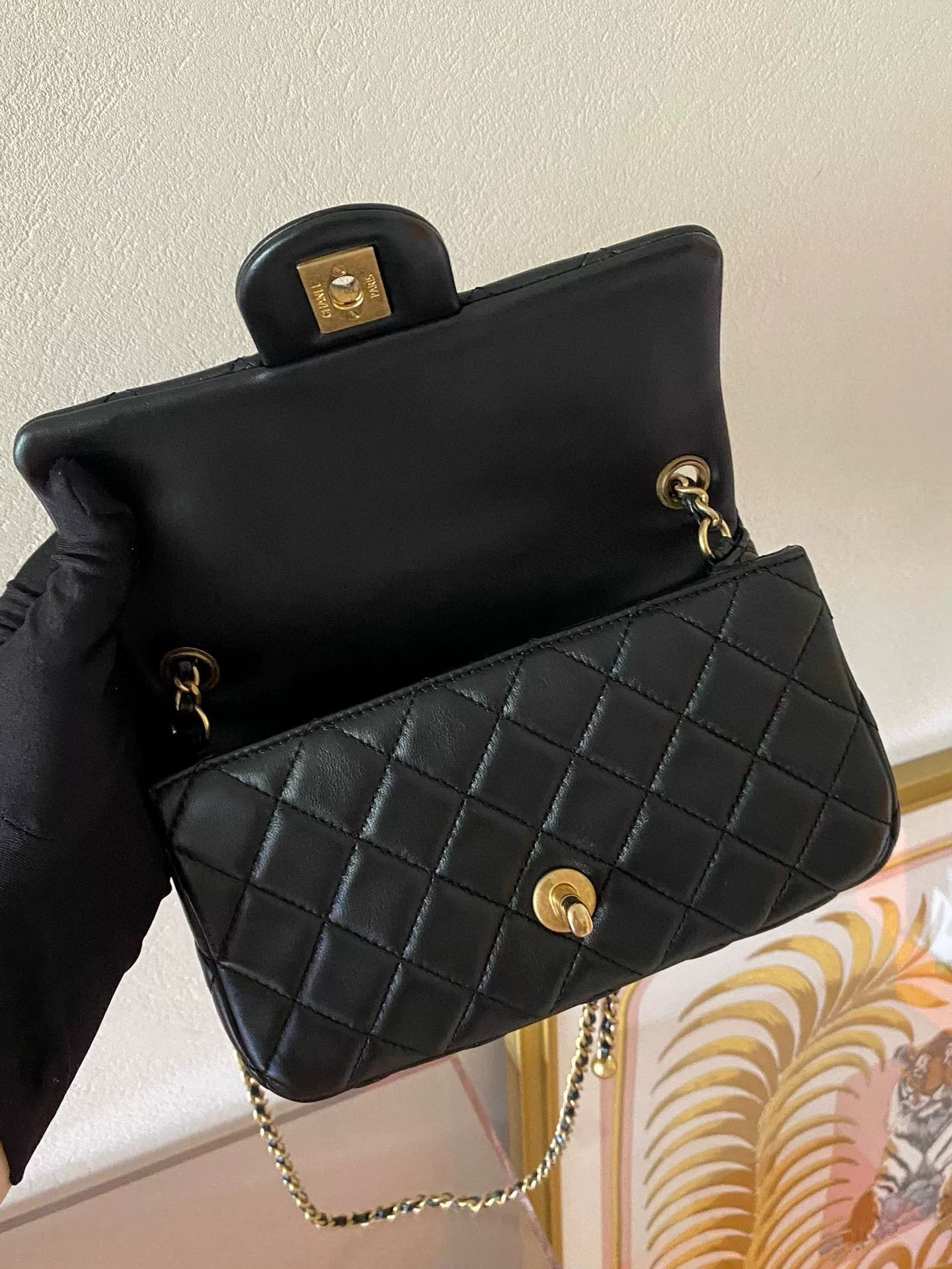 Chanel Pre-loved Bag Very good condition Size ONE SIZE - 5 Thumbnail