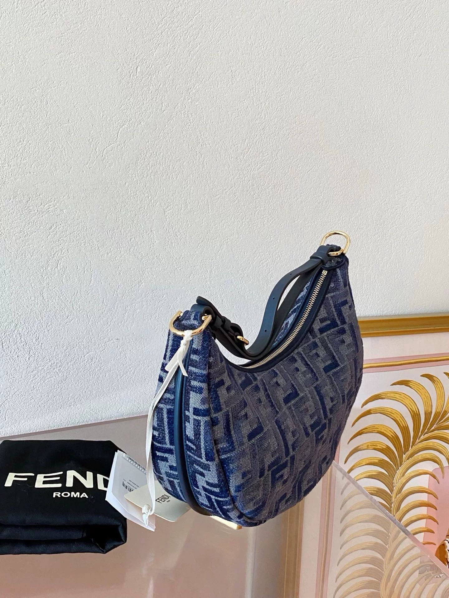 Fendi Pre-loved Bag Brand new condition Size ONE SIZE - 3 Thumbnail