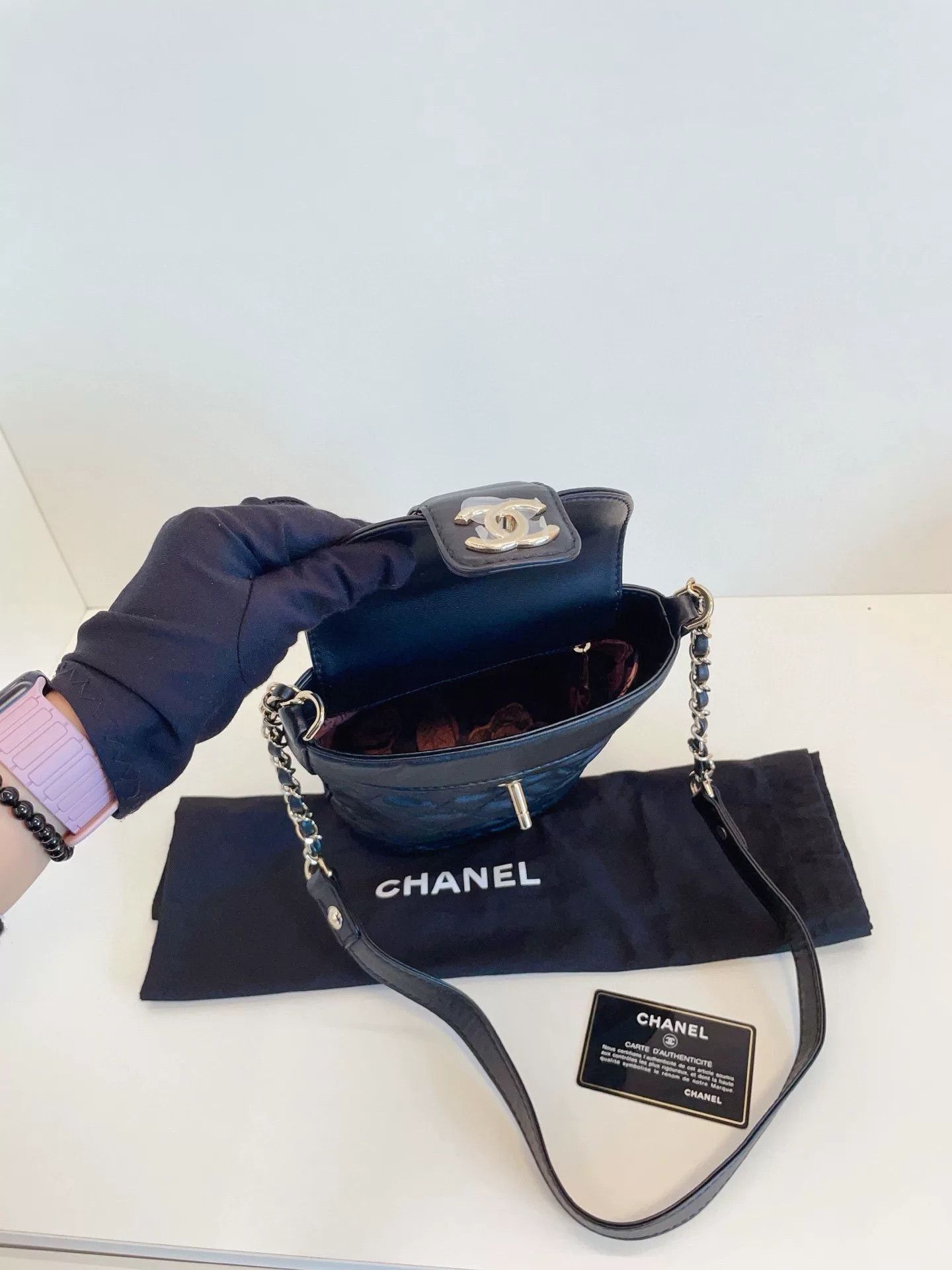 Chanel Pre-loved Bag Very good condition Size ONE SIZE - 6 Thumbnail