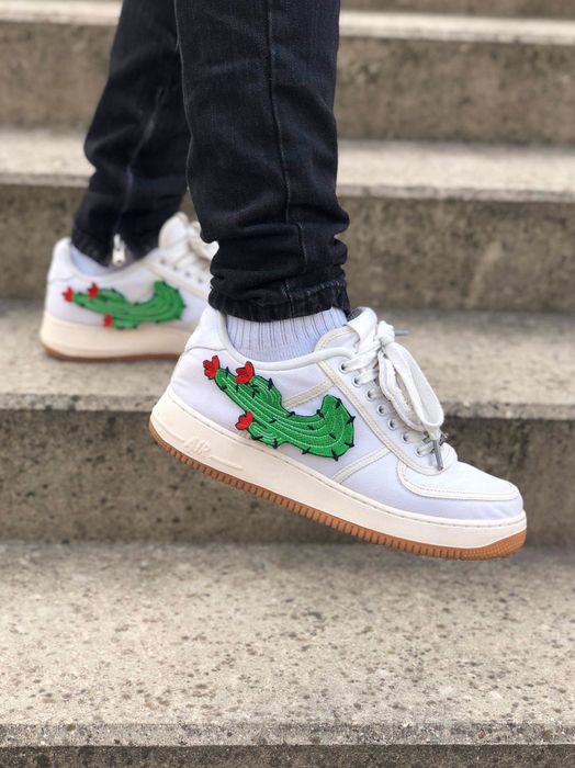 Travis scott hot sale af1 swooshes