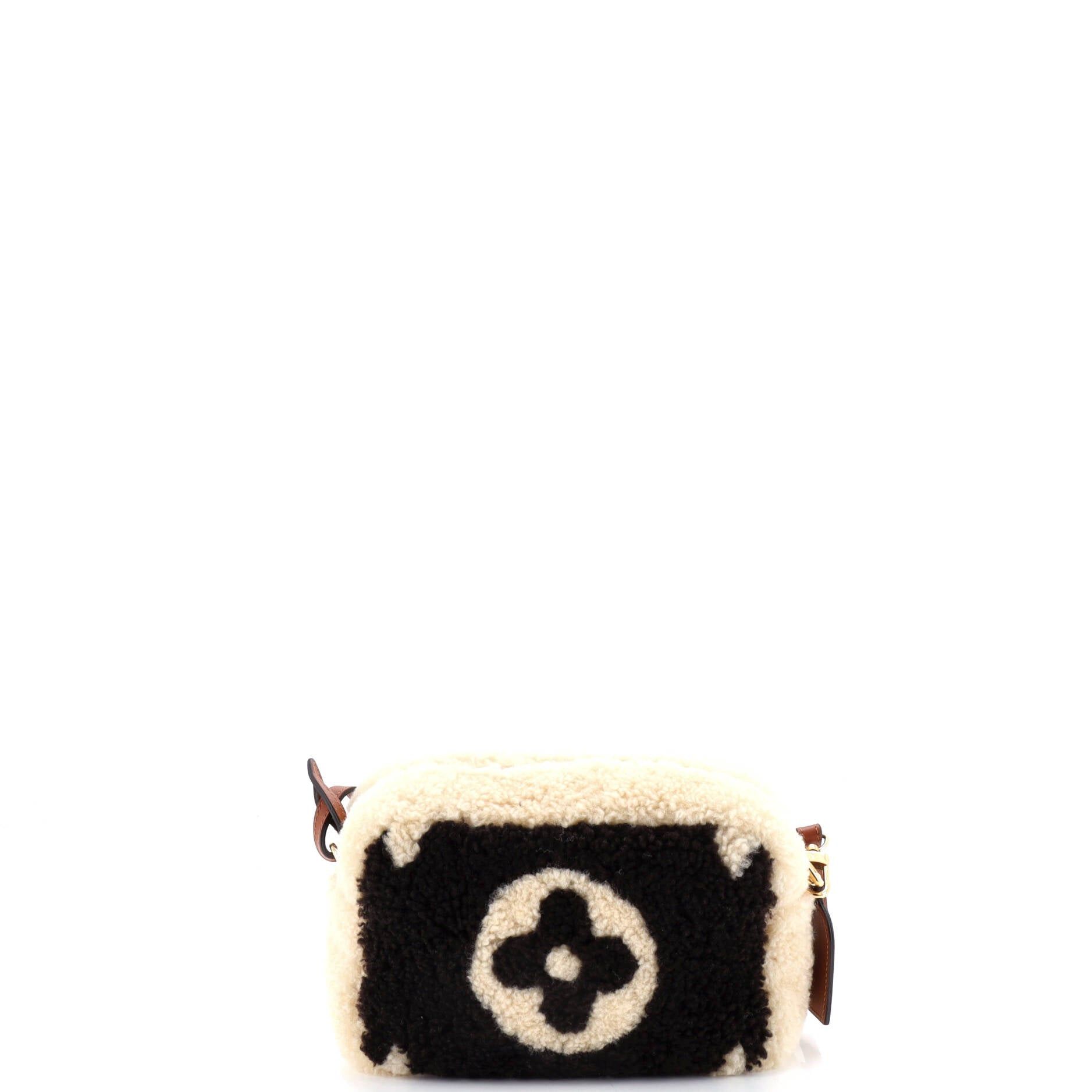 Louis Vuitton Beach Pouch Size ONE SIZE - 3 Thumbnail