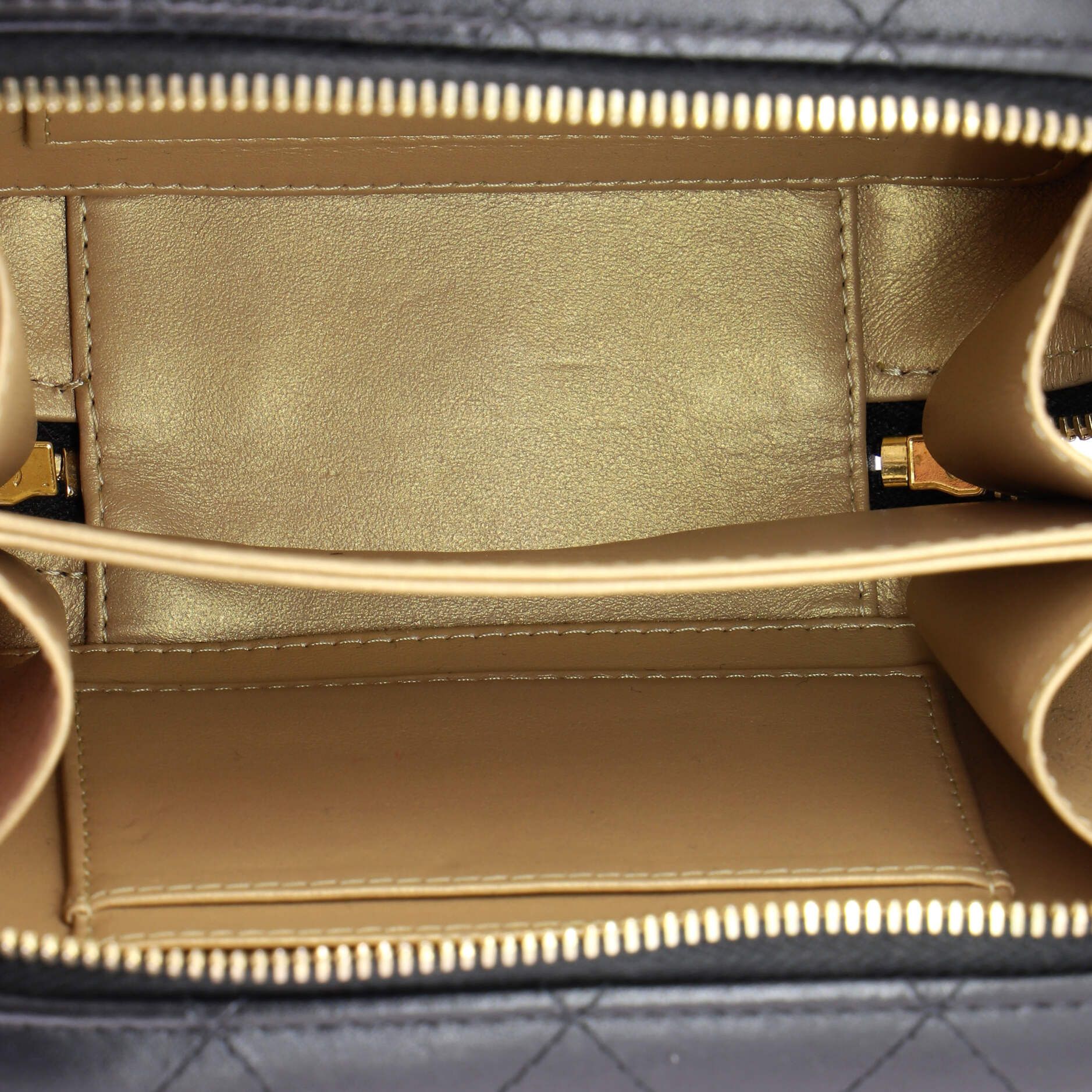 Chanel CC Zip Around Clutch with Chain Size ONE SIZE - 5 Thumbnail