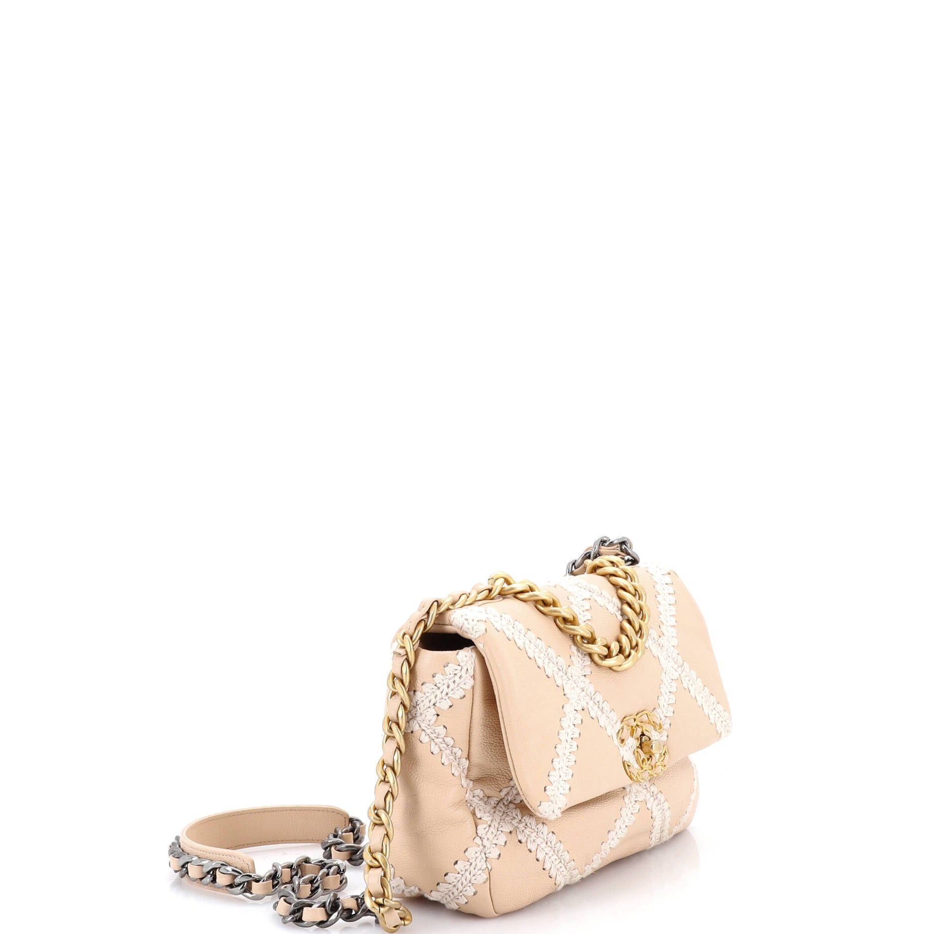 Chanel 19 Flap Bag Size ONE SIZE - 2 Thumbnail
