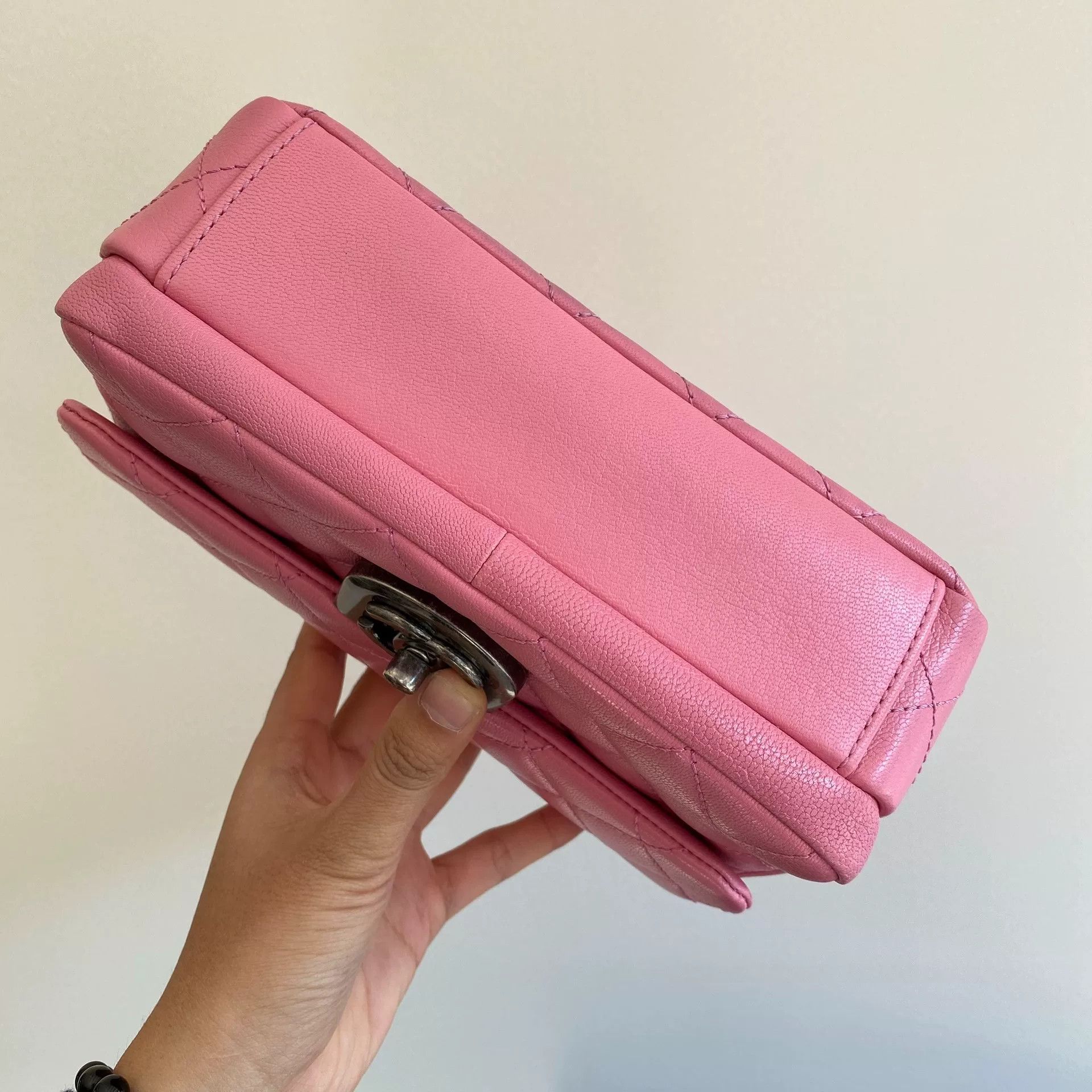 Chanel Pre-loved Bag Very good condition Size ONE SIZE - 7 Thumbnail