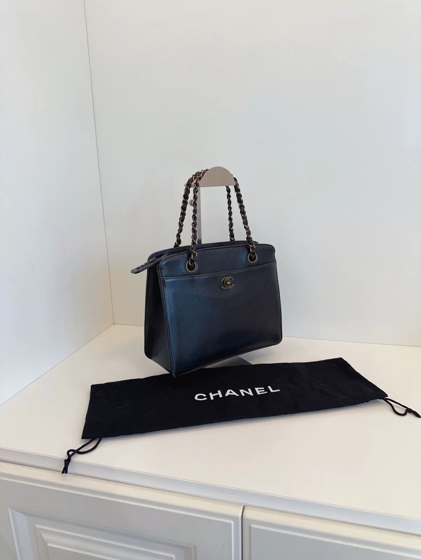 Chanel Pre-loved Bag Very good condition Size ONE SIZE - 2 Thumbnail