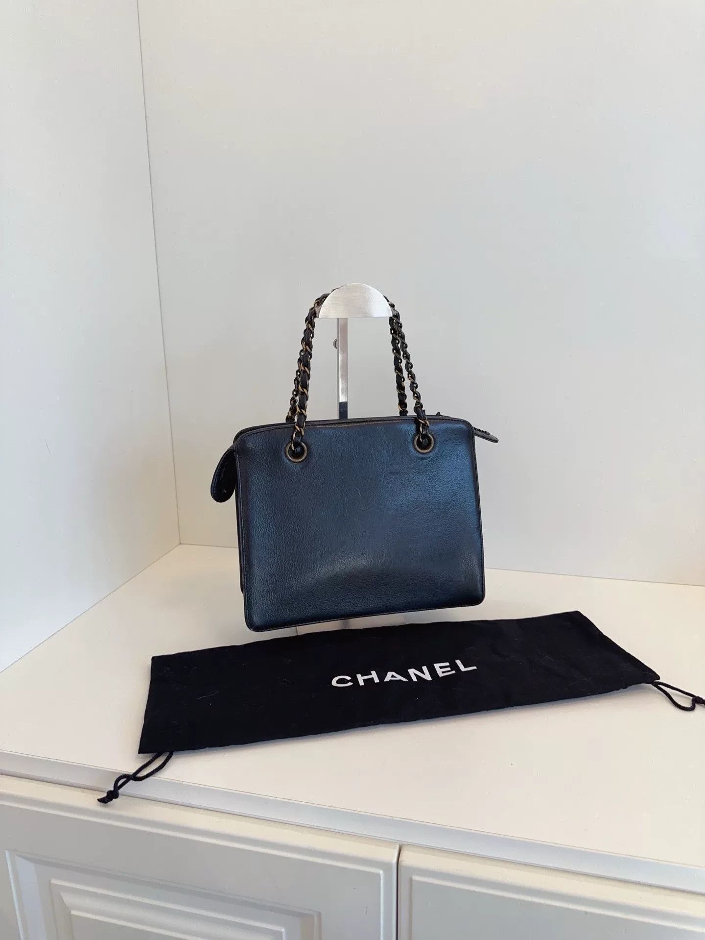 Chanel Pre-loved Bag Very good condition Size ONE SIZE - 4 Thumbnail