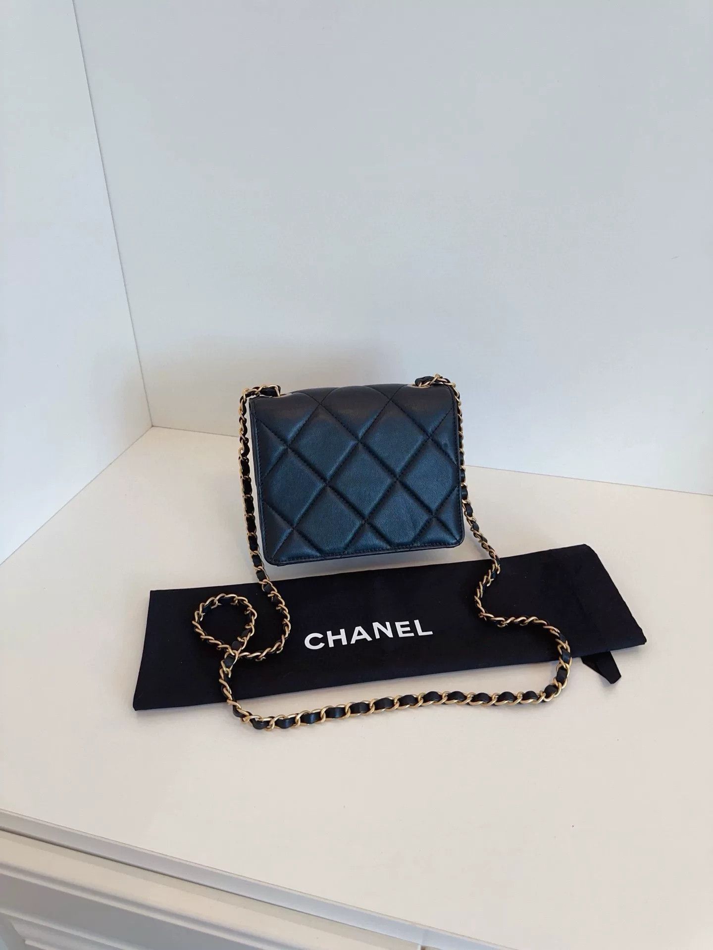 Chanel Pre-loved Bag Very good condition Size ONE SIZE - 3 Thumbnail