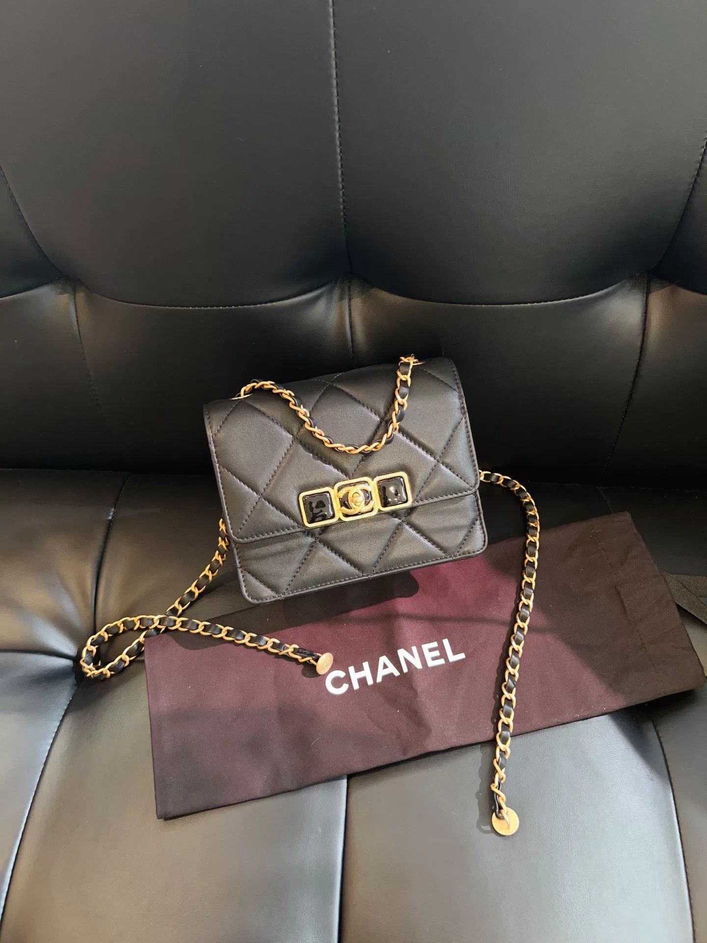 Chanel Pre-loved Bag Very good condition Size ONE SIZE - 7 Thumbnail