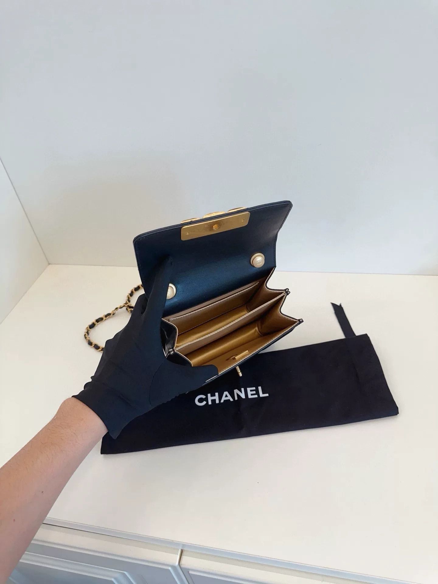 Chanel Pre-loved Bag Very good condition Size ONE SIZE - 6 Thumbnail