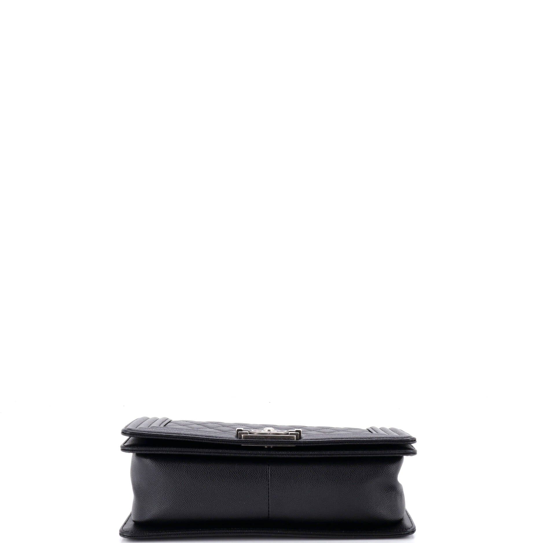 Chanel Boy Flap Bag Size ONE SIZE - 4 Thumbnail