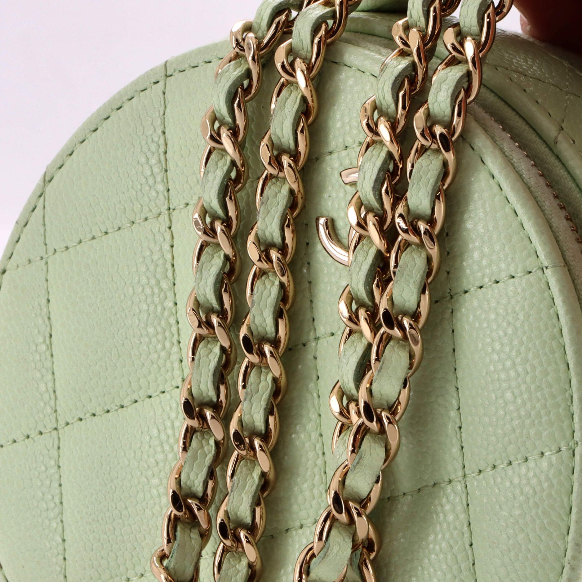 Chanel Handle with Care Round Vanity Case with Chain Size ONE SIZE - 8 Thumbnail