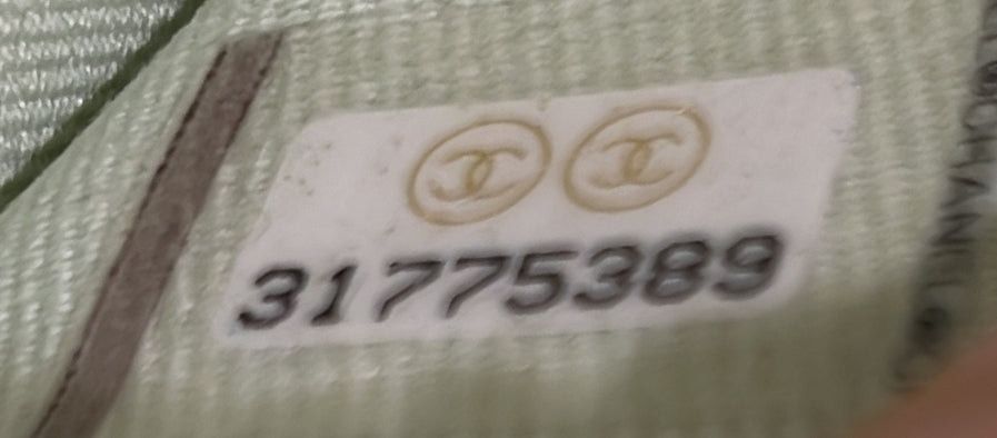 Chanel Handle with Care Round Vanity Case with Chain Size ONE SIZE - 9 Thumbnail