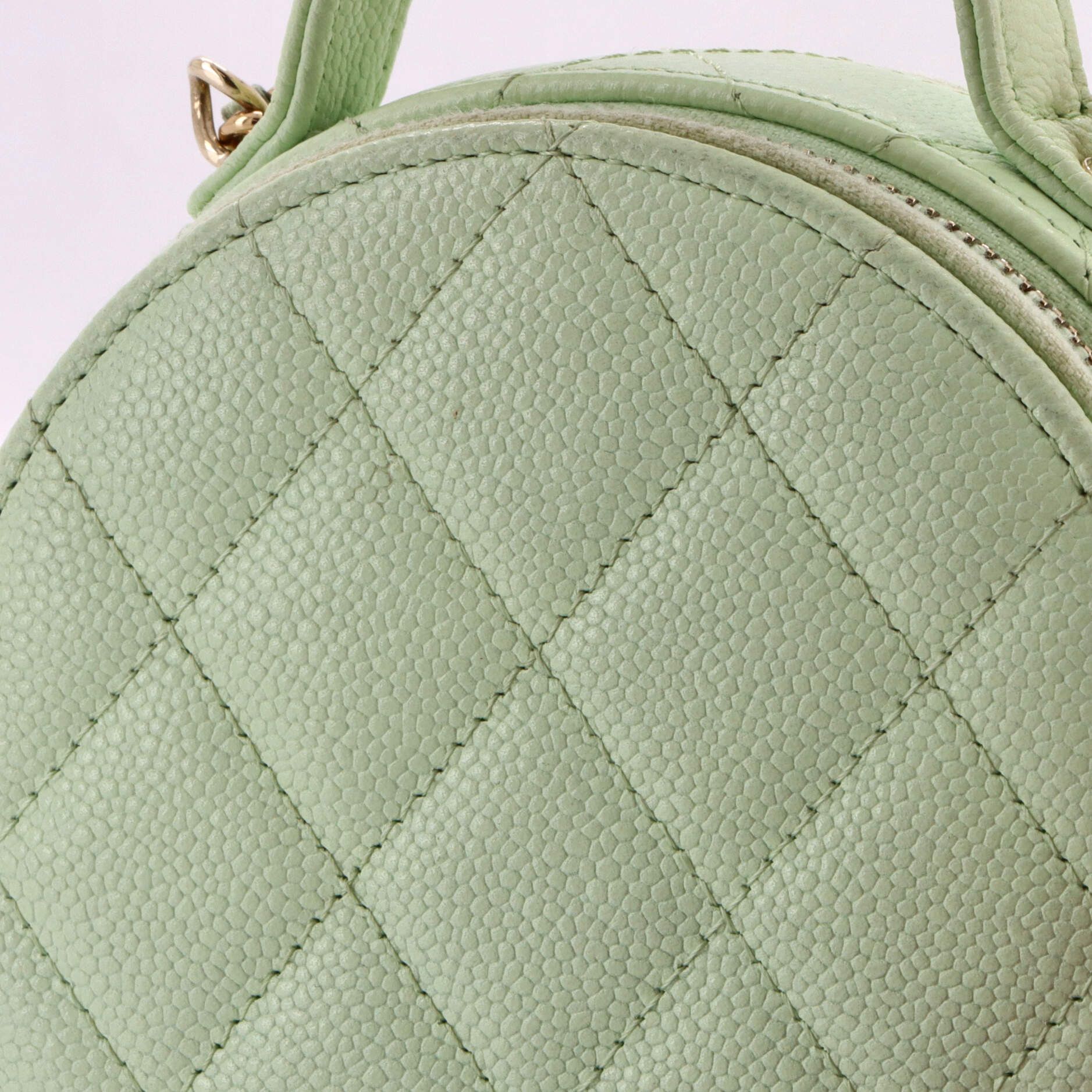 Chanel Handle with Care Round Vanity Case with Chain Size ONE SIZE - 6 Thumbnail