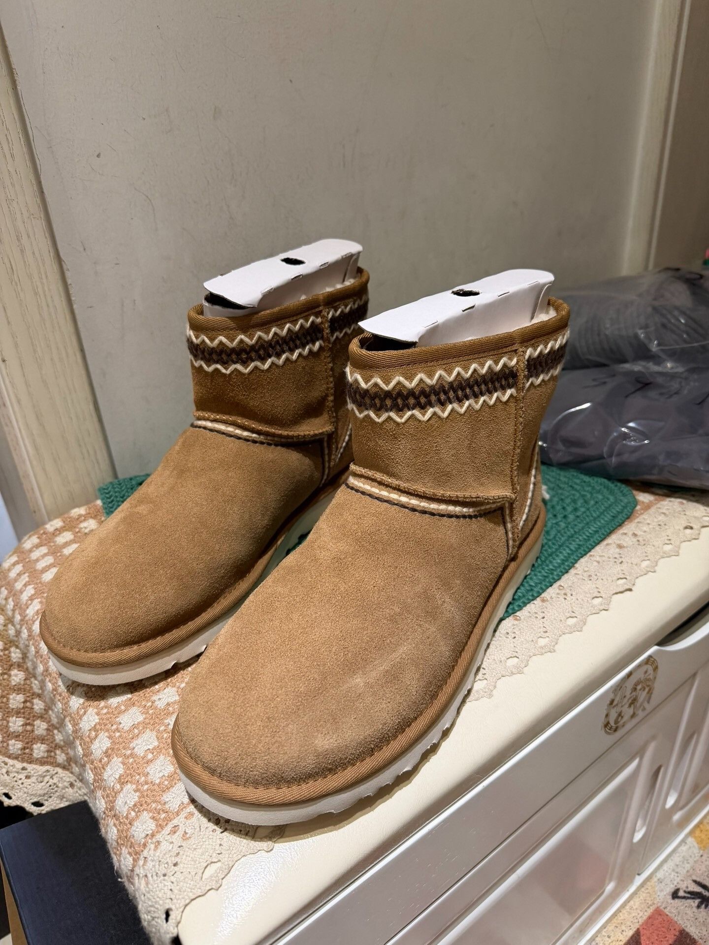 Ugg UGG Snow Boots Size 42 Brand New Size US 9 / EU 42 - 2 Thumbnail