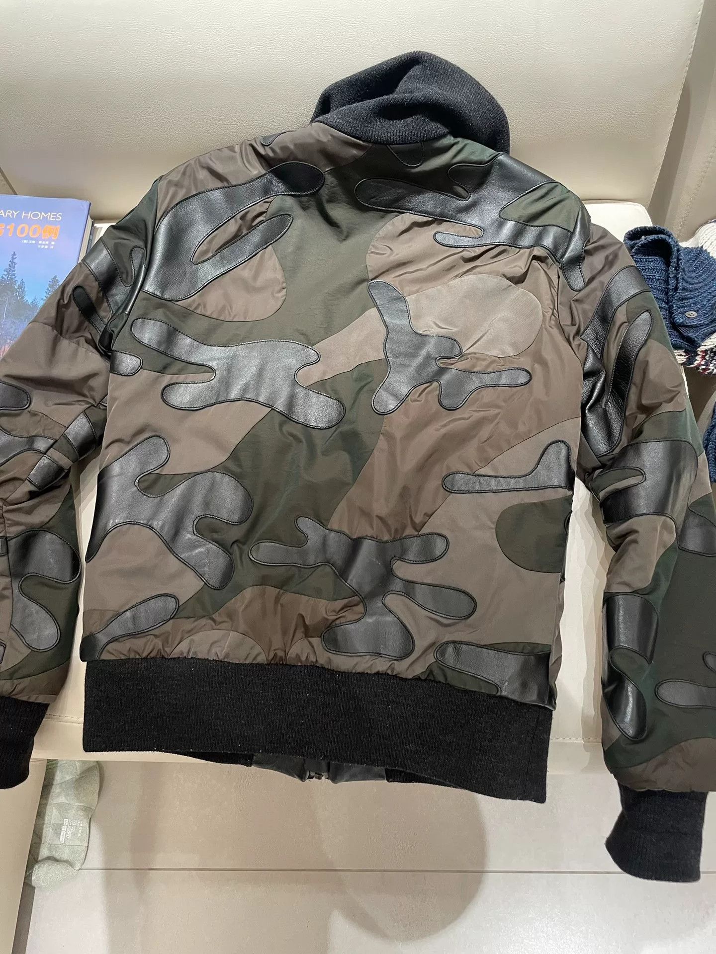 Dolce & Gabbana Stylish Dolce & Gabbana Winter Jacket Size US M / EU 48-50 / 2 - 6 Thumbnail
