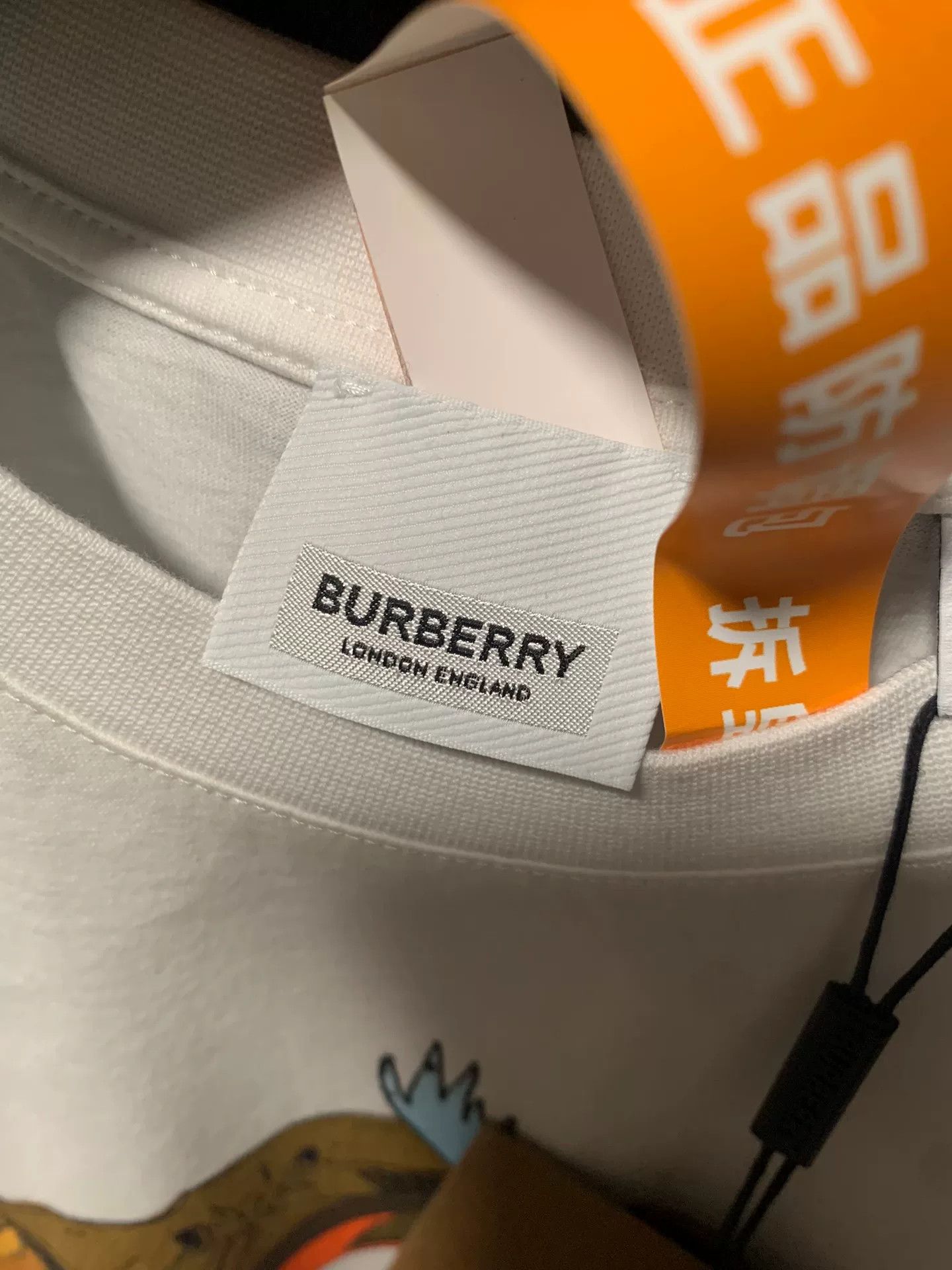 Burberry Burberry Graphic Tee with Unique Design Size US XS / EU 42 / 0 - 3 Thumbnail