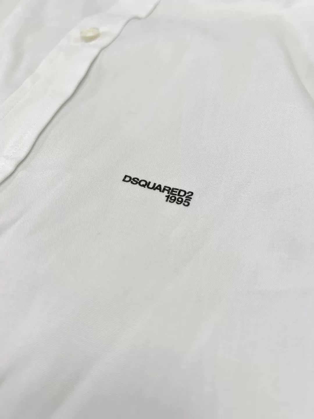 Dsquared2 Dsquared2 White Casual Shirt for Fall 2022 Size US M / EU 48-50 / 2 - 5 Thumbnail