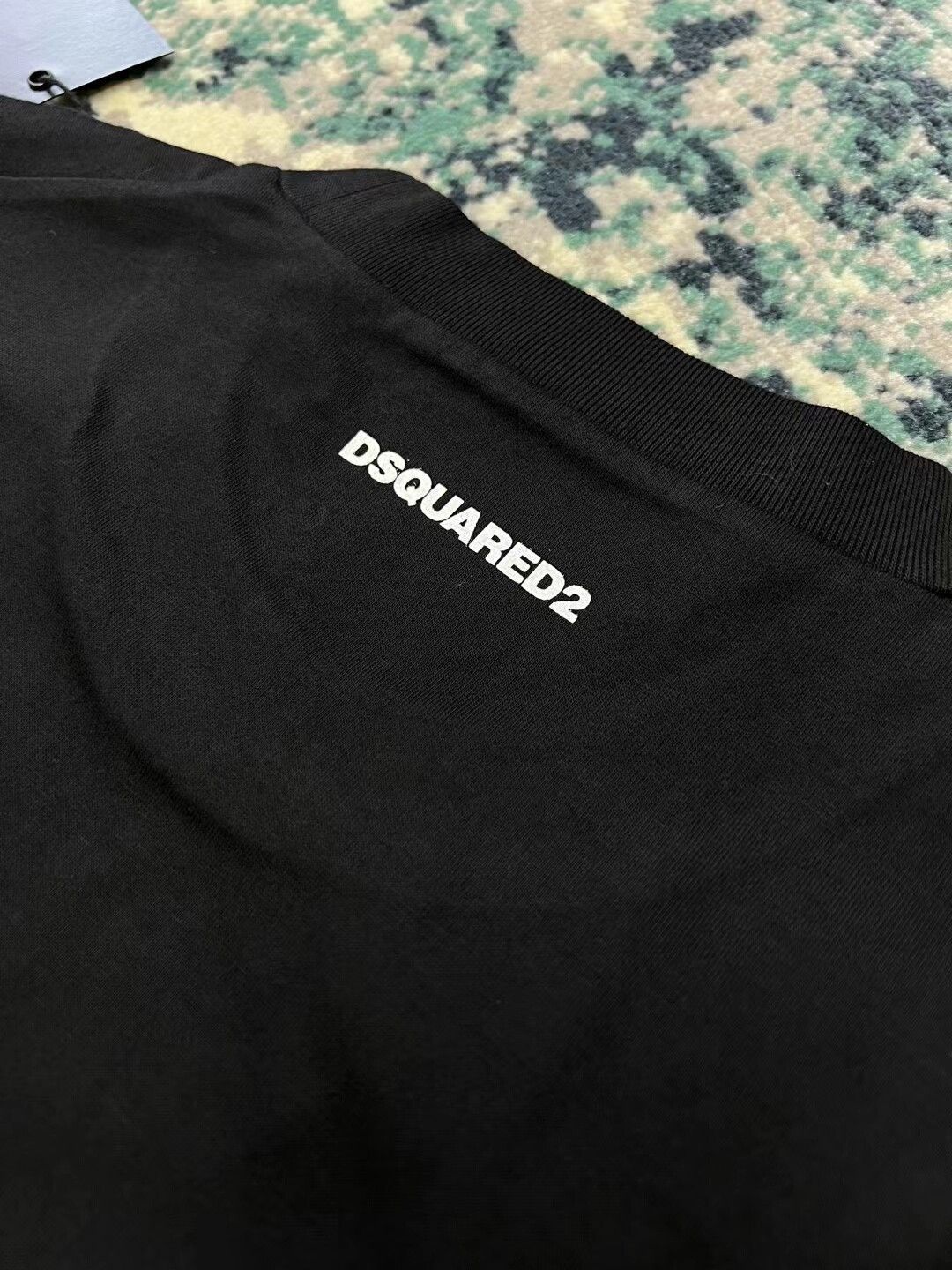 Dsquared2 Dsquared2 Black Graphic T-Shirt for Men Size US M / EU 48-50 / 2 - 4 Thumbnail