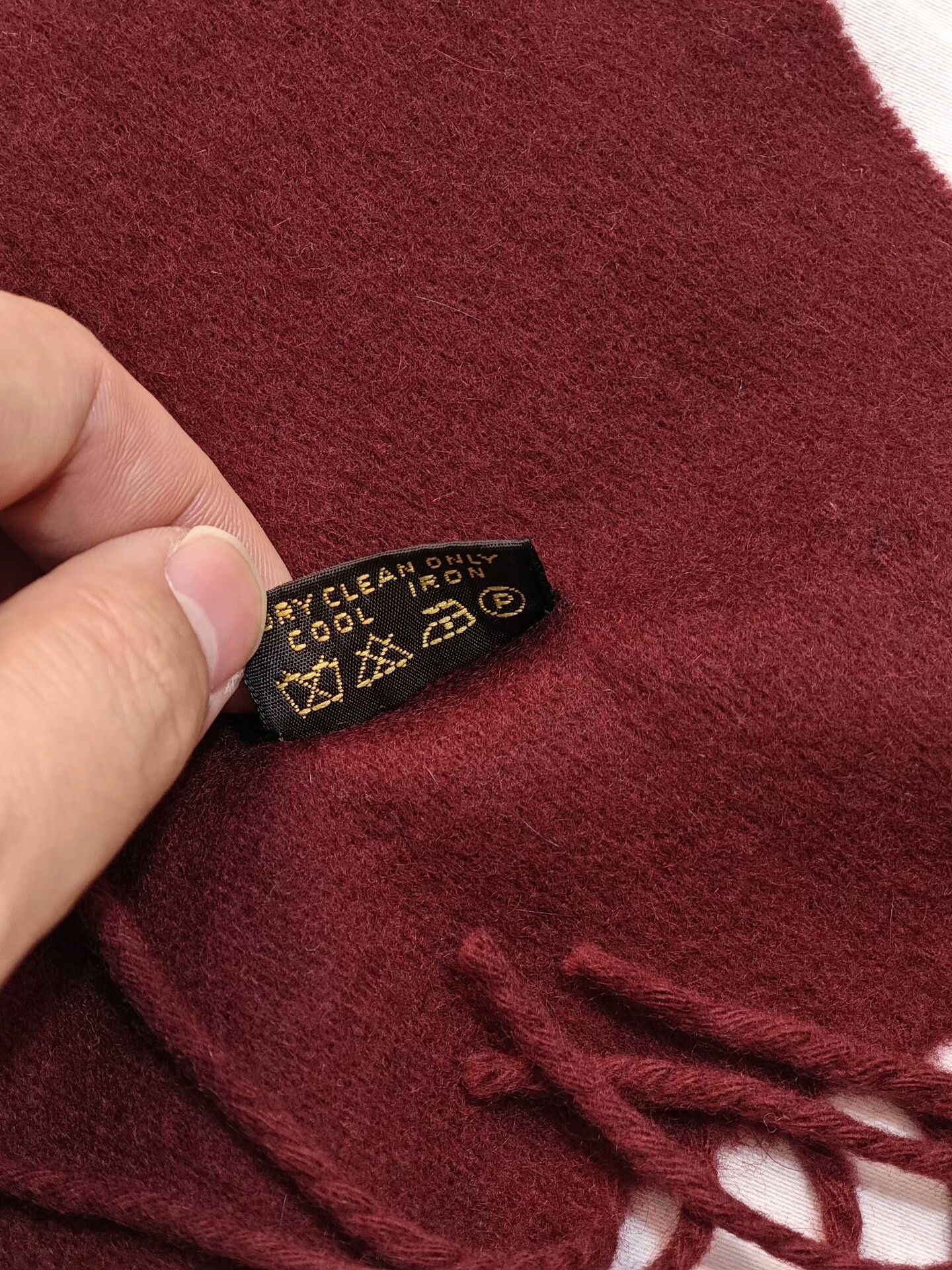 Loro Piana Loro Piana Cashmere Scarf in Burgundy Size ONE SIZE - 4 Thumbnail