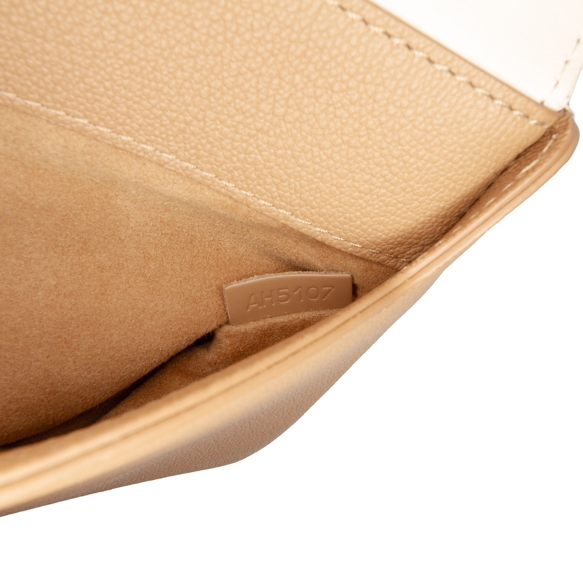 Louis Vuitton Louis Vuitton Bicolor Monogram Cuir Plume Ecume Very Chain Bag Size ONE SIZE - 5 Thumbnail