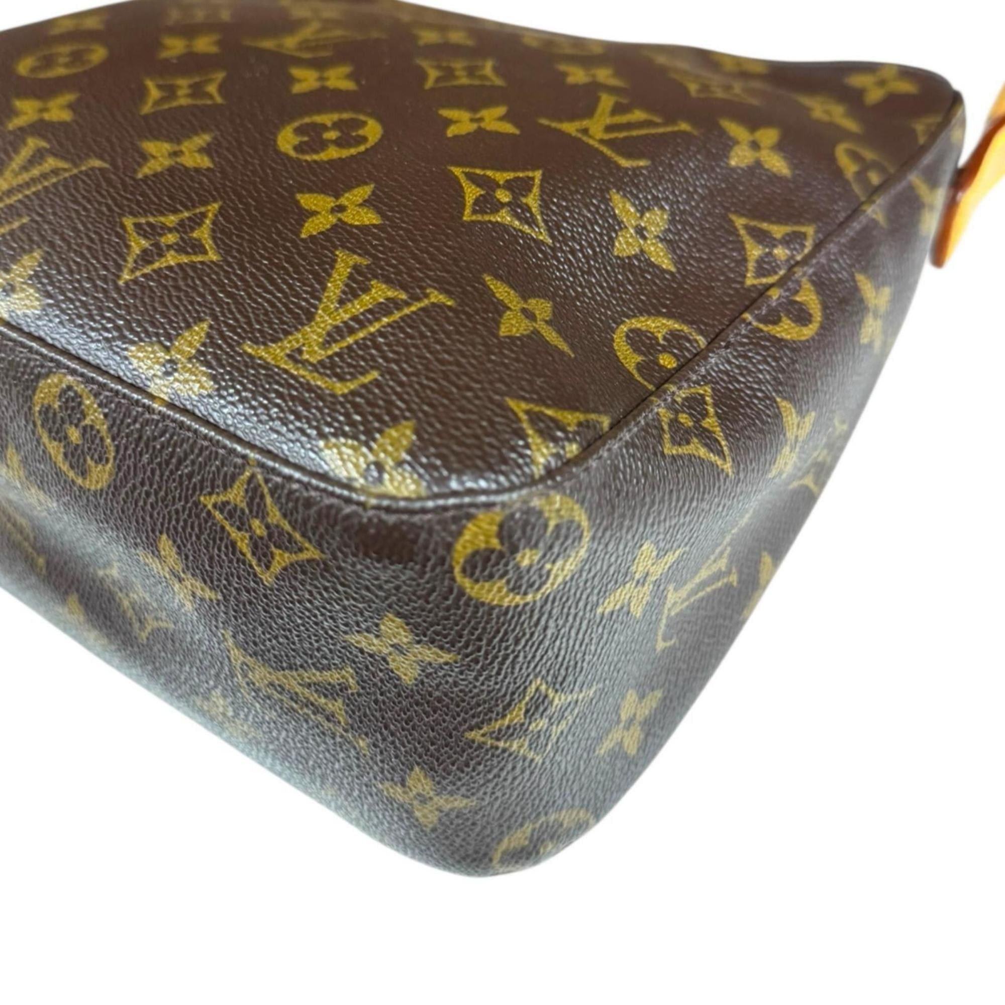 Louis Vuitton Pre-owned Louis Vuitton Looping MM Monogram Shoulder Bag in Brown Canvas (M51146) for Women. Size ONE SIZE - 14 Thumbnail