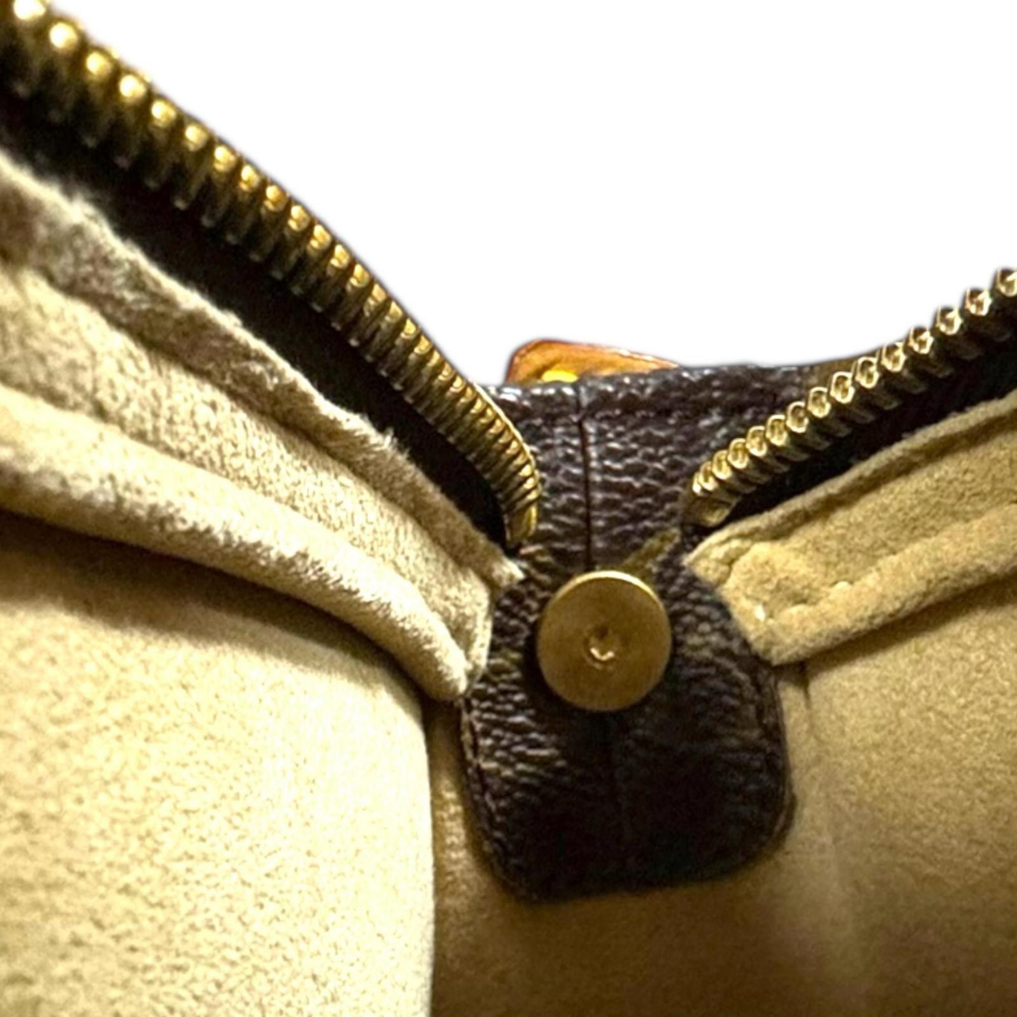 Louis Vuitton Pre-owned Louis Vuitton Looping MM Monogram Shoulder Bag in Brown Canvas (M51146) for Women. Size ONE SIZE - 11 Thumbnail