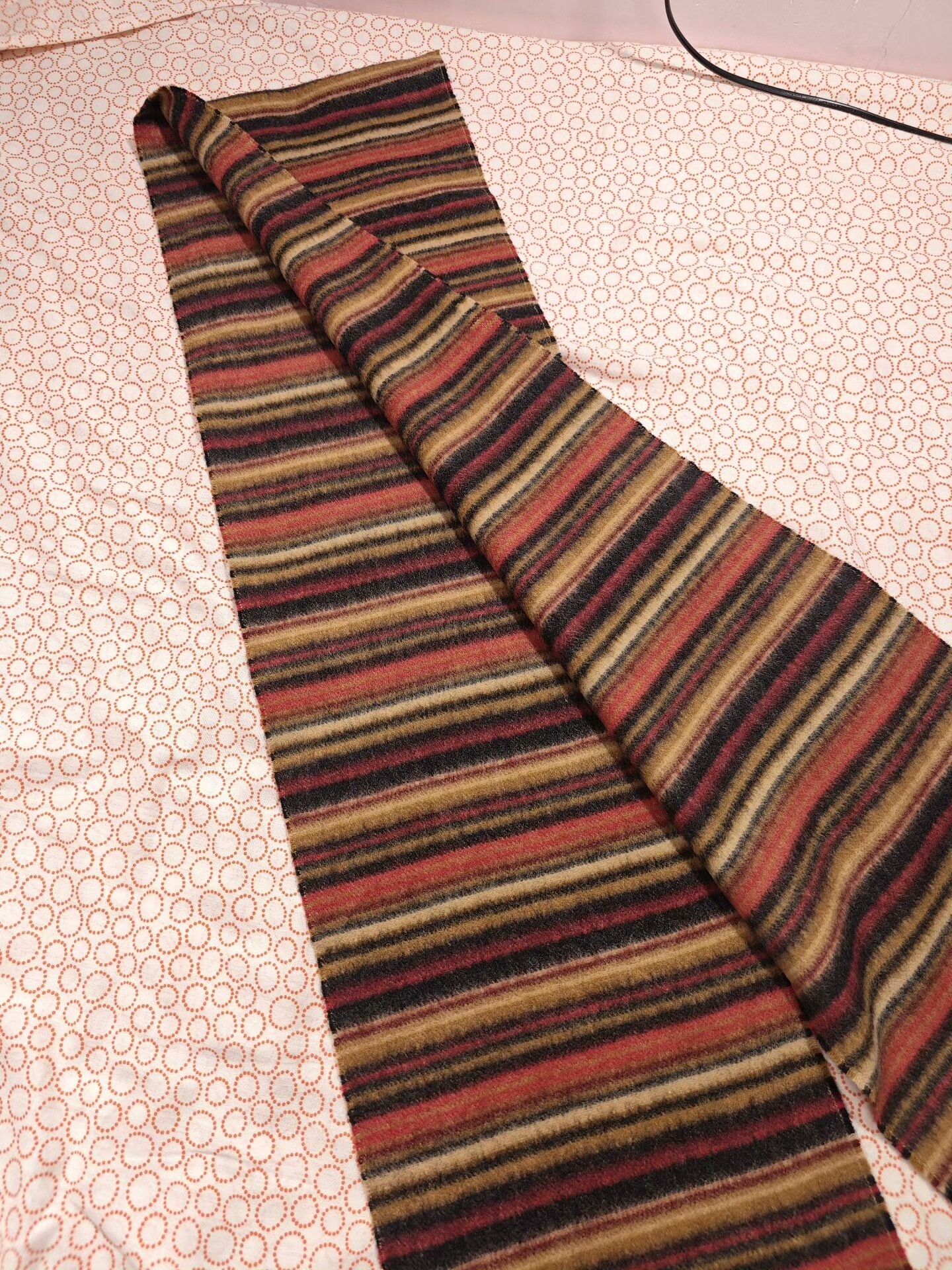 Johnstons Of Elgin Johnstons Cashmere Scarf in Striped Design Size ONE SIZE - 3 Thumbnail