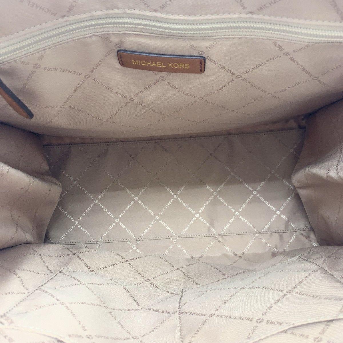 Michael Kors Michael Kors Michael Kors PVC 2way shoulder bag Plastic / Synthetic Shoulder Bag DUTY FREE for USA Size ONE SIZE - 9 Thumbnail