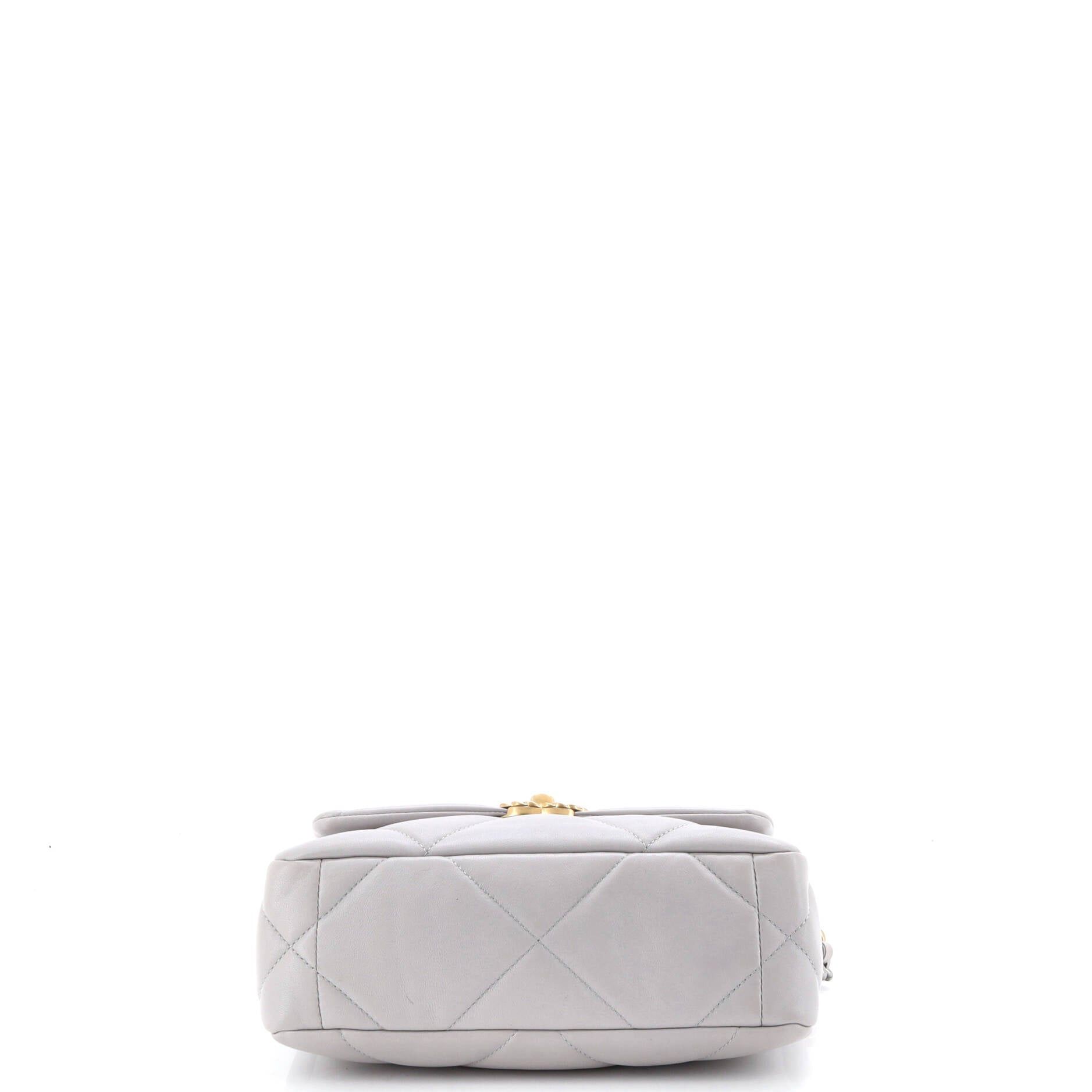 Chanel 19 Flap Bag Size ONE SIZE - 4 Thumbnail
