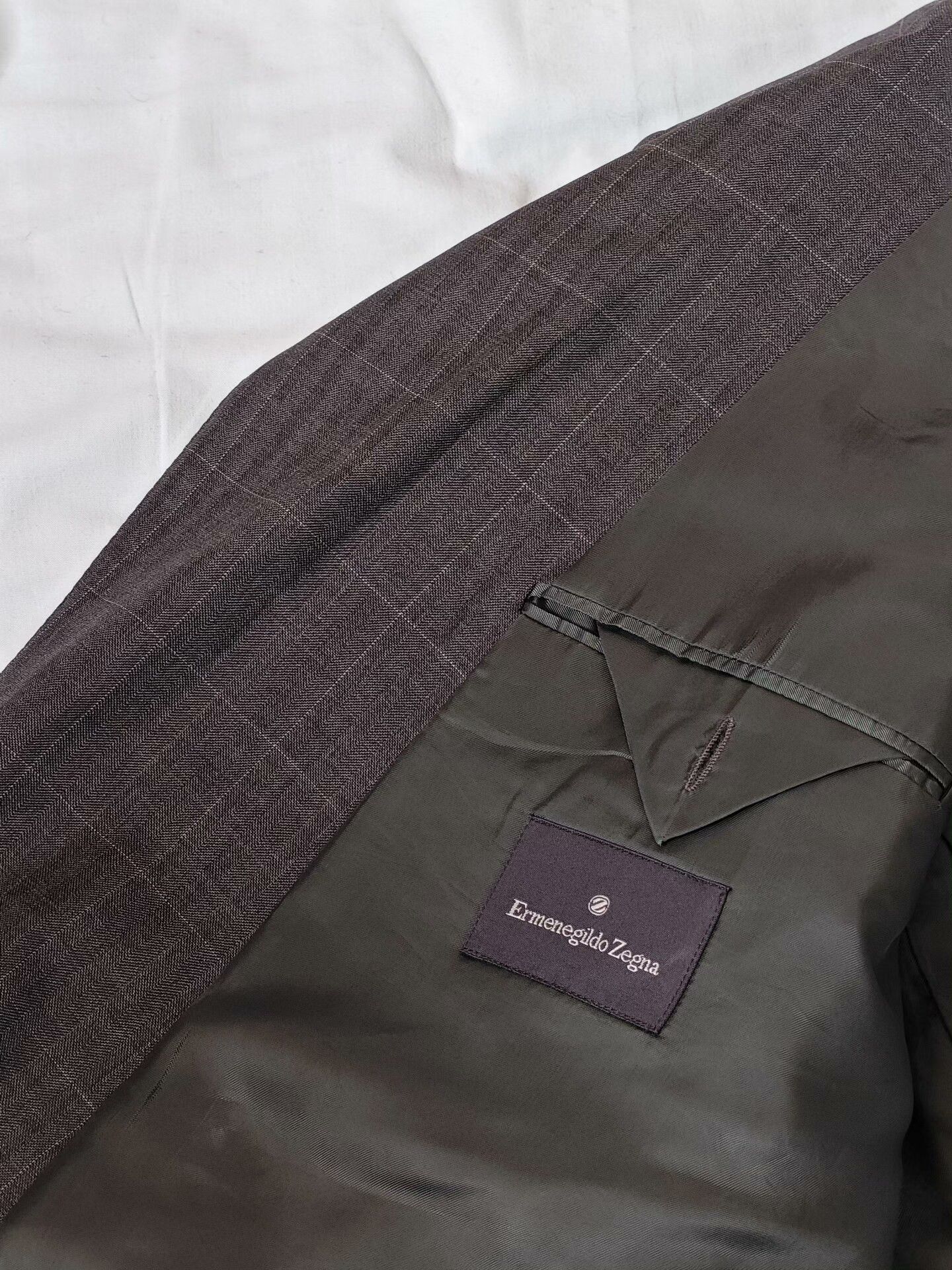 Ermenegildo Zegna Zegna Gray Double-Breasted Wool Suit Size US M / EU 48-50 / 2 - 7 Thumbnail