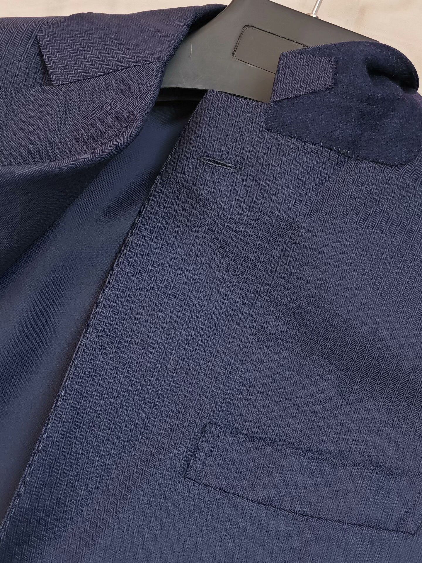 Ermenegildo Zegna Zegna Navy Wool Jacket with Herringbone Pattern Size US S / EU 44-46 / 1 - 8 Thumbnail
