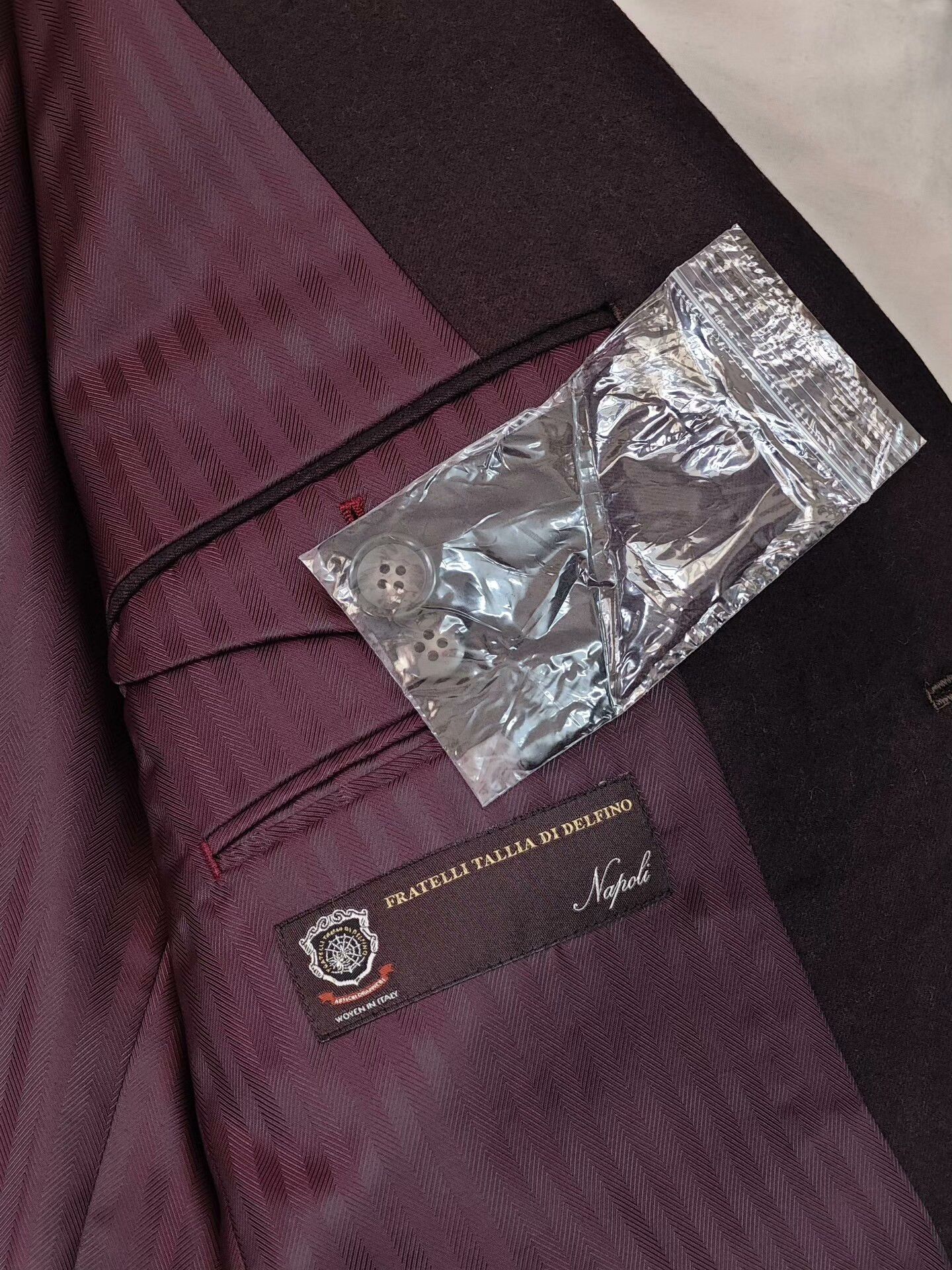 Tallia Custom Italian Wool Suit for Men Size US L / EU 52-54 / 3 - 7 Thumbnail