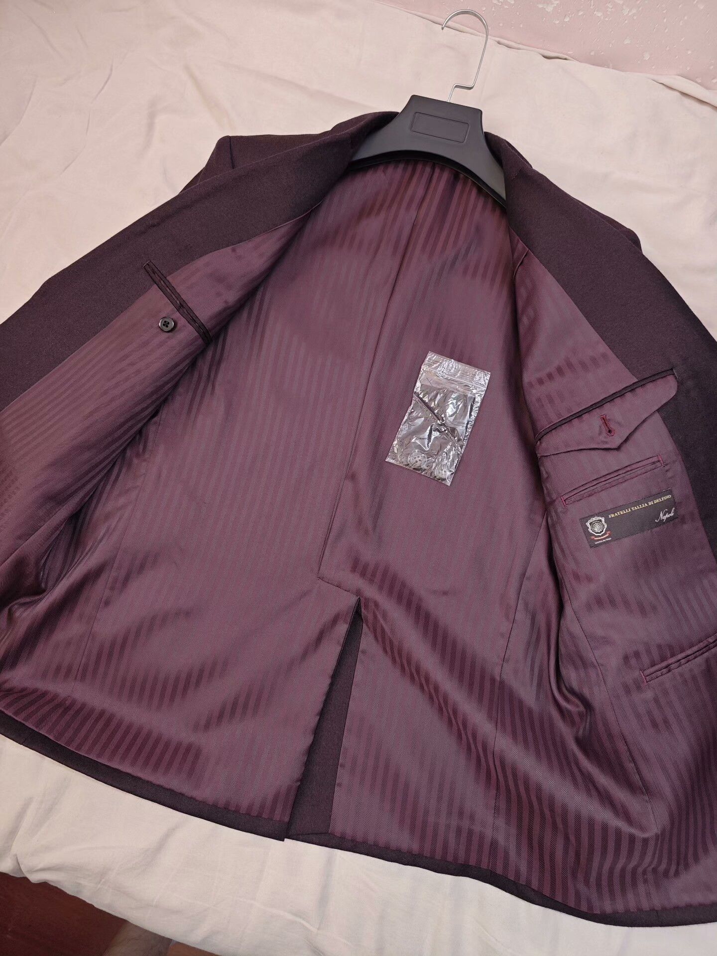 Tallia Custom Italian Wool Suit for Men Size US L / EU 52-54 / 3 - 6 Thumbnail