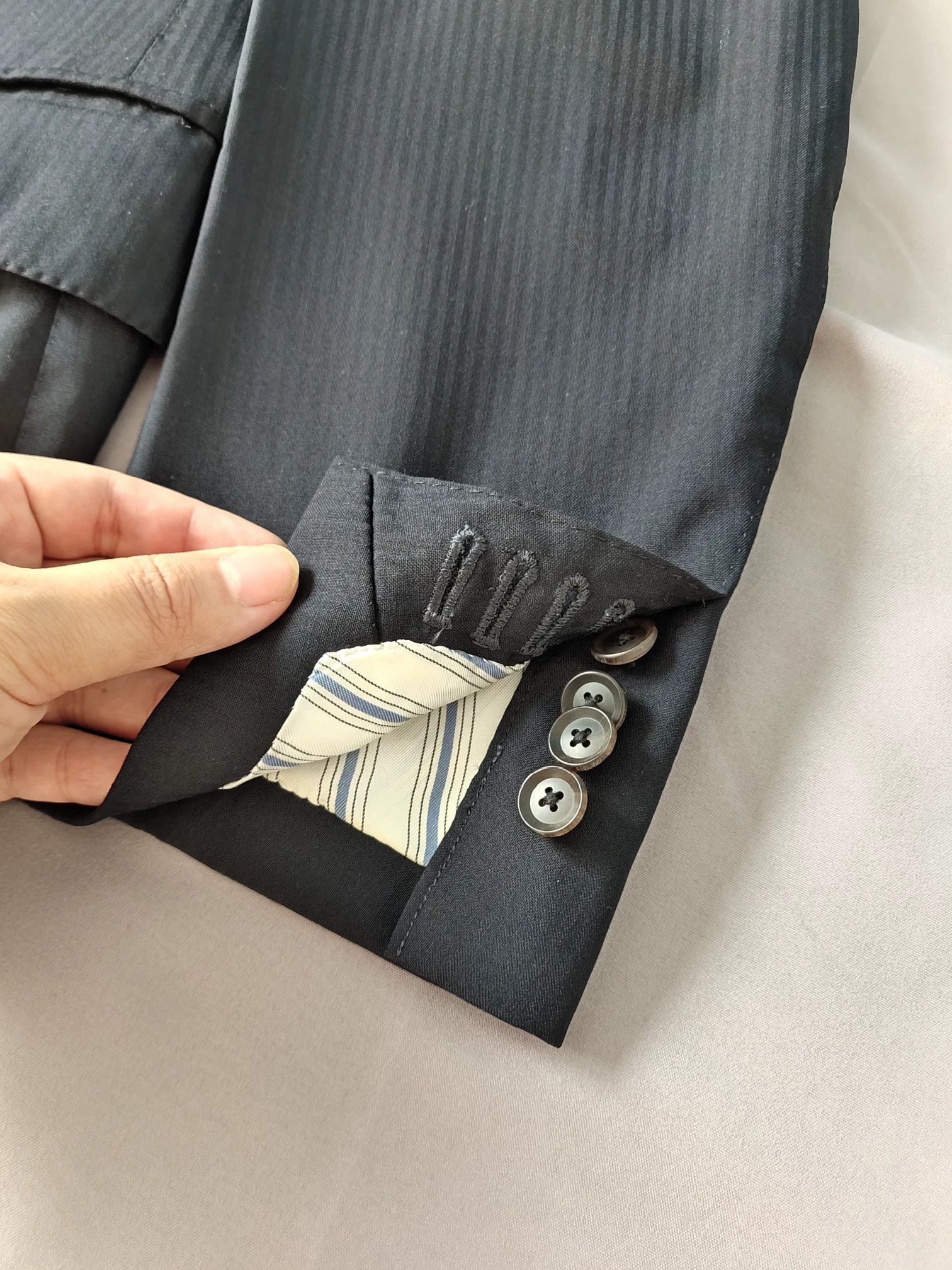 Kiton Custom Tailored Suit from Austria Size US S / EU 44-46 / 1 - 6 Thumbnail