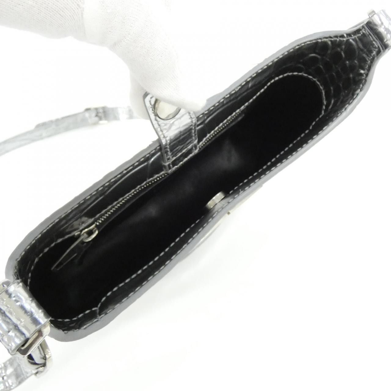 Balenciaga Balenciaga Balenciaga Metallic Leather Shoulder Bag Leather Shoulder Bag 695589 2109E DUTY FREE for USA Size ONE SIZE - 8 Thumbnail